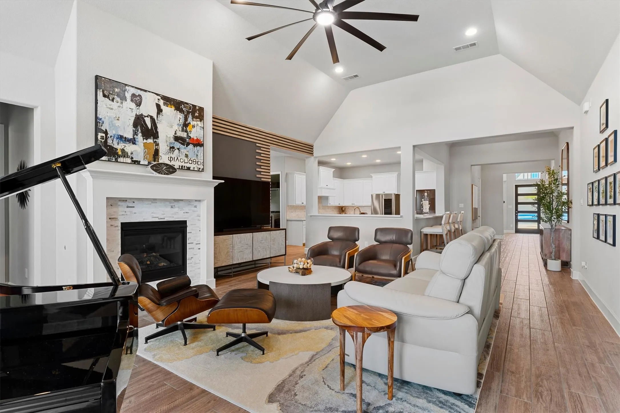 Single Family Residence For Sale in Ellis County , 2825 Shane Drive, Midlothian, Texas 76065, 4 Bedroom, 4 Bathroom, 3 Garage spaces, 3,306 Sqft, built in 2022, mls#21362105, Real Estate Agent in Midlothian, Homes For Sale in Ellis county, Homes For Sale in Midlothian, Realtor in Midlothian Texas, Real Estate Brokerage Independent Realty Texas, Luminita Cordes Realtor