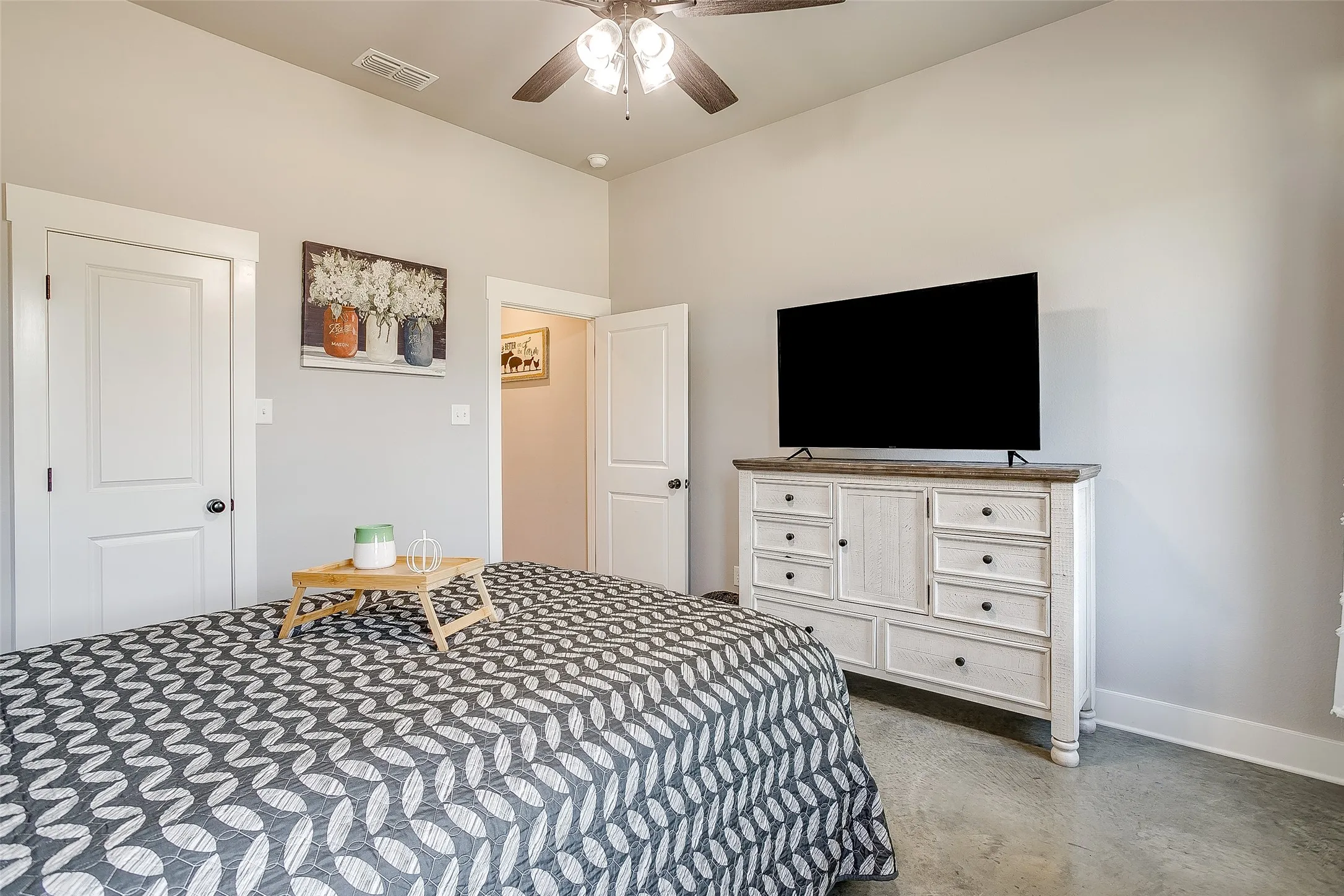Single Family Residence For Sale in Parker County , 492 Clark Lake Road, Weatherford, Texas 76088, 4 Bedroom, 2 Bathroom, 2 Garage spaces, 2,150 Sqft, built in 2022, mls#21365413, Real Estate Agent in Weatherford, Homes For Sale in Parker county, Homes For Sale in Weatherford, Realtor in Weatherford Texas, Real Estate Brokerage Independent Realty Texas, Luminita Cordes Realtor