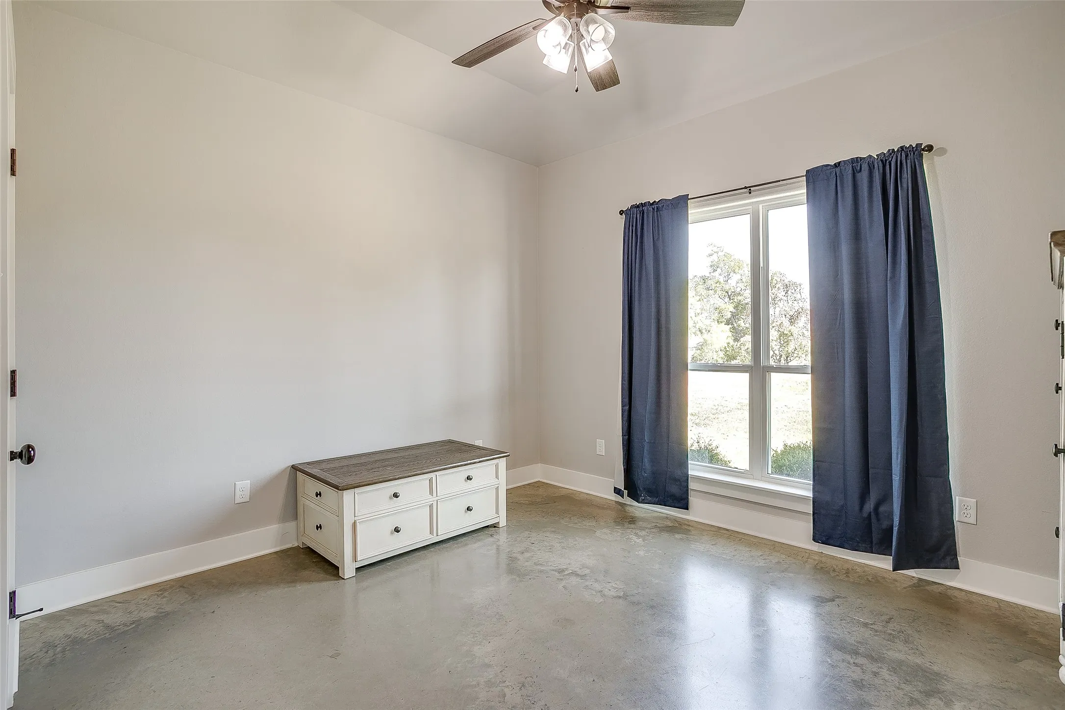 Single Family Residence For Sale in Parker County , 492 Clark Lake Road, Weatherford, Texas 76088, 4 Bedroom, 2 Bathroom, 2 Garage spaces, 2,150 Sqft, built in 2022, mls#21365413, Real Estate Agent in Weatherford, Homes For Sale in Parker county, Homes For Sale in Weatherford, Realtor in Weatherford Texas, Real Estate Brokerage Independent Realty Texas, Luminita Cordes Realtor