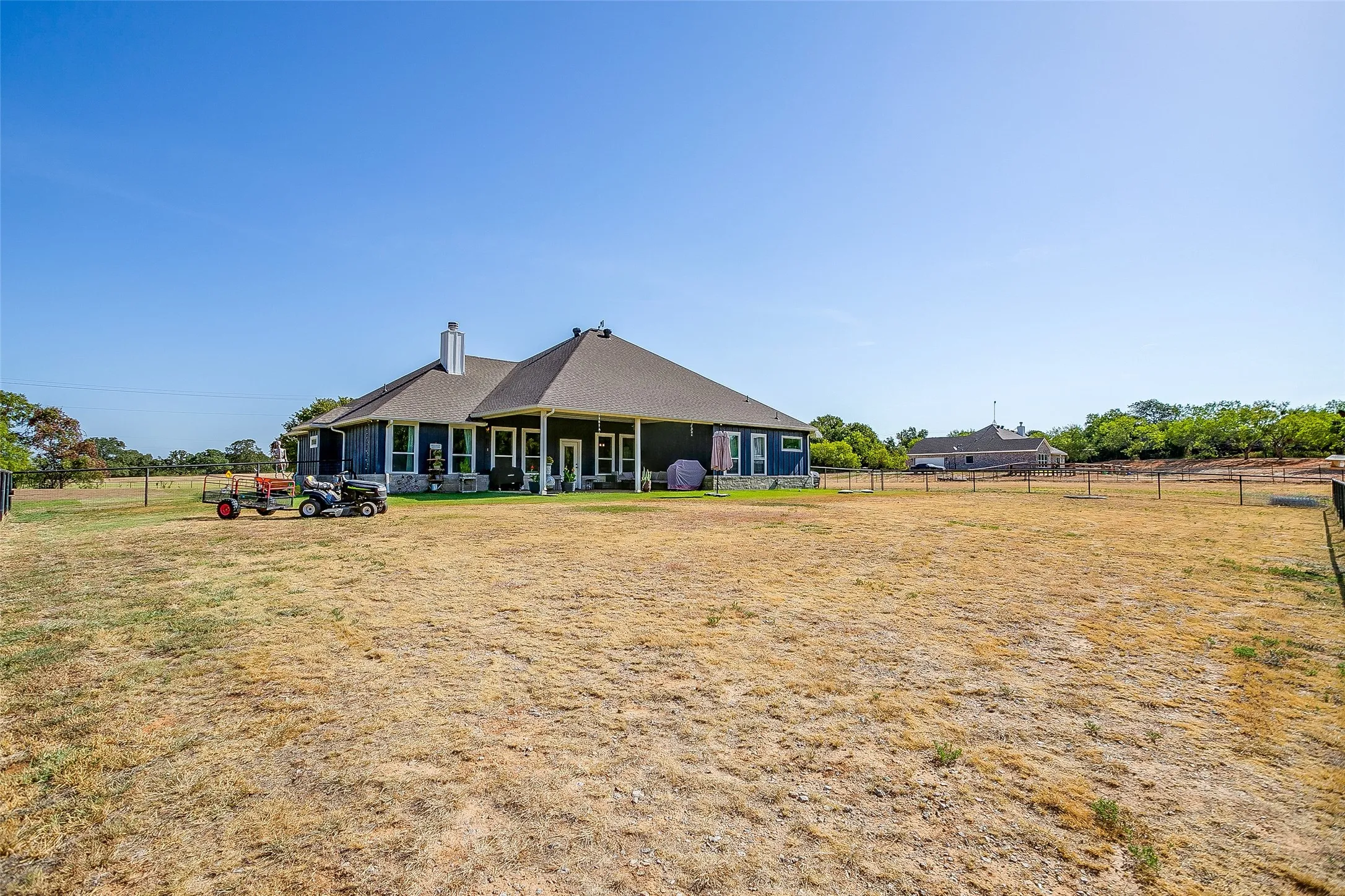 Single Family Residence For Sale in Parker County , 492 Clark Lake Road, Weatherford, Texas 76088, 4 Bedroom, 2 Bathroom, 2 Garage spaces, 2,150 Sqft, built in 2022, mls#21365413, Real Estate Agent in Weatherford, Homes For Sale in Parker county, Homes For Sale in Weatherford, Realtor in Weatherford Texas, Real Estate Brokerage Independent Realty Texas, Luminita Cordes Realtor