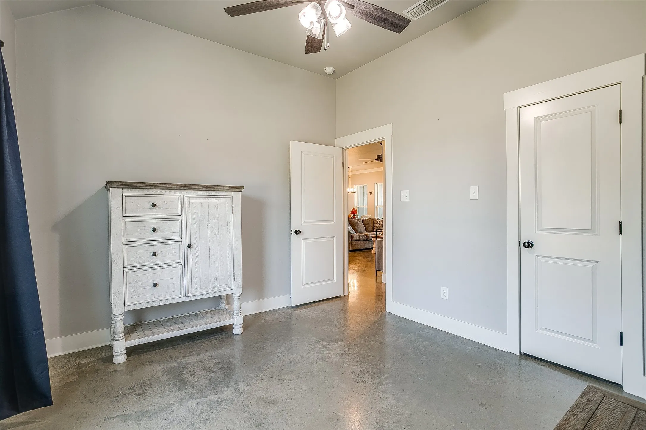 Single Family Residence For Sale in Parker County , 492 Clark Lake Road, Weatherford, Texas 76088, 4 Bedroom, 2 Bathroom, 2 Garage spaces, 2,150 Sqft, built in 2022, mls#21365413, Real Estate Agent in Weatherford, Homes For Sale in Parker county, Homes For Sale in Weatherford, Realtor in Weatherford Texas, Real Estate Brokerage Independent Realty Texas, Luminita Cordes Realtor