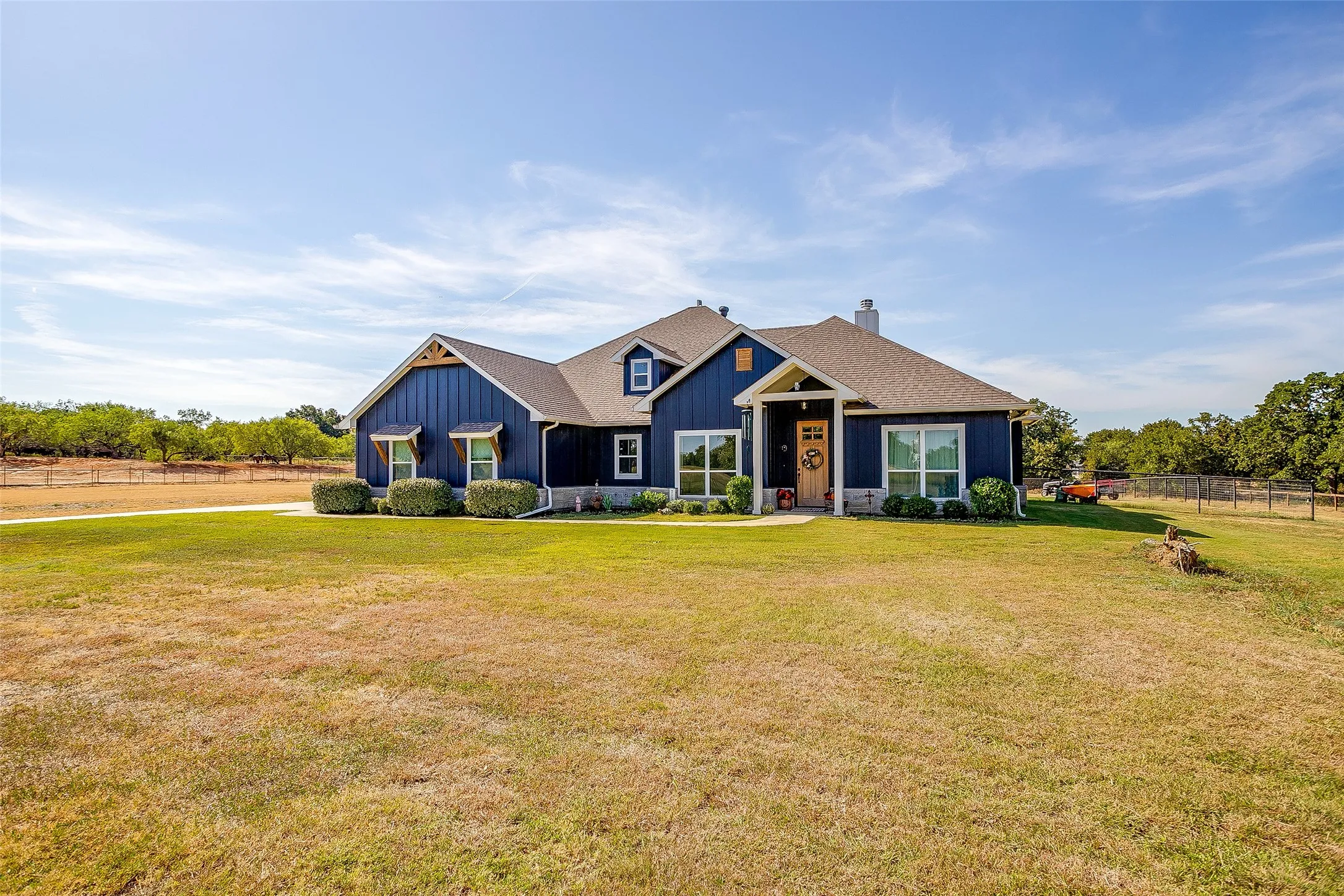 Single Family Residence For Sale in Parker County , 492 Clark Lake Road, Weatherford, Texas 76088, 4 Bedroom, 2 Bathroom, 2 Garage spaces, 2,150 Sqft, built in 2022, mls#21365413, Real Estate Agent in Weatherford, Homes For Sale in Parker county, Homes For Sale in Weatherford, Realtor in Weatherford Texas, Real Estate Brokerage Independent Realty Texas, Luminita Cordes Realtor