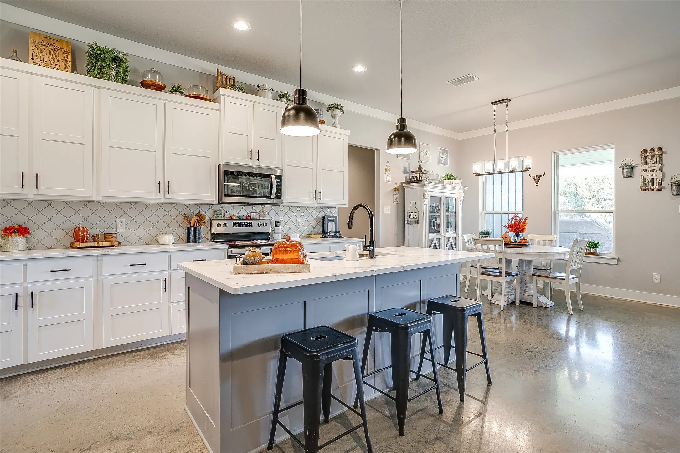 Single Family Residence For Sale in Parker County , 492 Clark Lake Road, Weatherford, Texas 76088, 4 Bedroom, 2 Bathroom, 2 Garage spaces, 2,150 Sqft, built in 2022, mls#21365413, Real Estate Agent in Weatherford, Homes For Sale in Parker county, Homes For Sale in Weatherford, Realtor in Weatherford Texas, Real Estate Brokerage Independent Realty Texas, Luminita Cordes Realtor