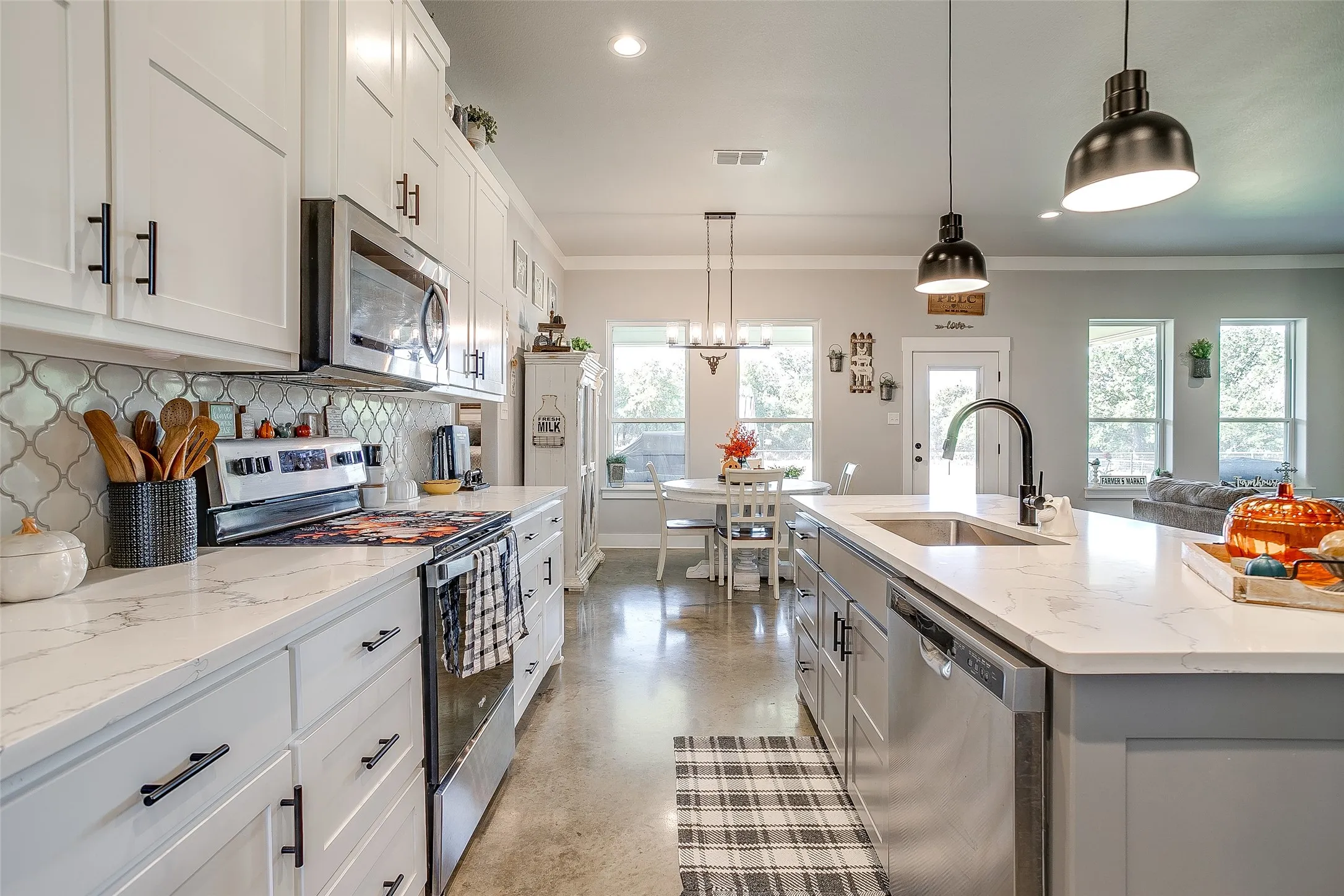Single Family Residence For Sale in Parker County , 492 Clark Lake Road, Weatherford, Texas 76088, 4 Bedroom, 2 Bathroom, 2 Garage spaces, 2,150 Sqft, built in 2022, mls#21365413, Real Estate Agent in Weatherford, Homes For Sale in Parker county, Homes For Sale in Weatherford, Realtor in Weatherford Texas, Real Estate Brokerage Independent Realty Texas, Luminita Cordes Realtor