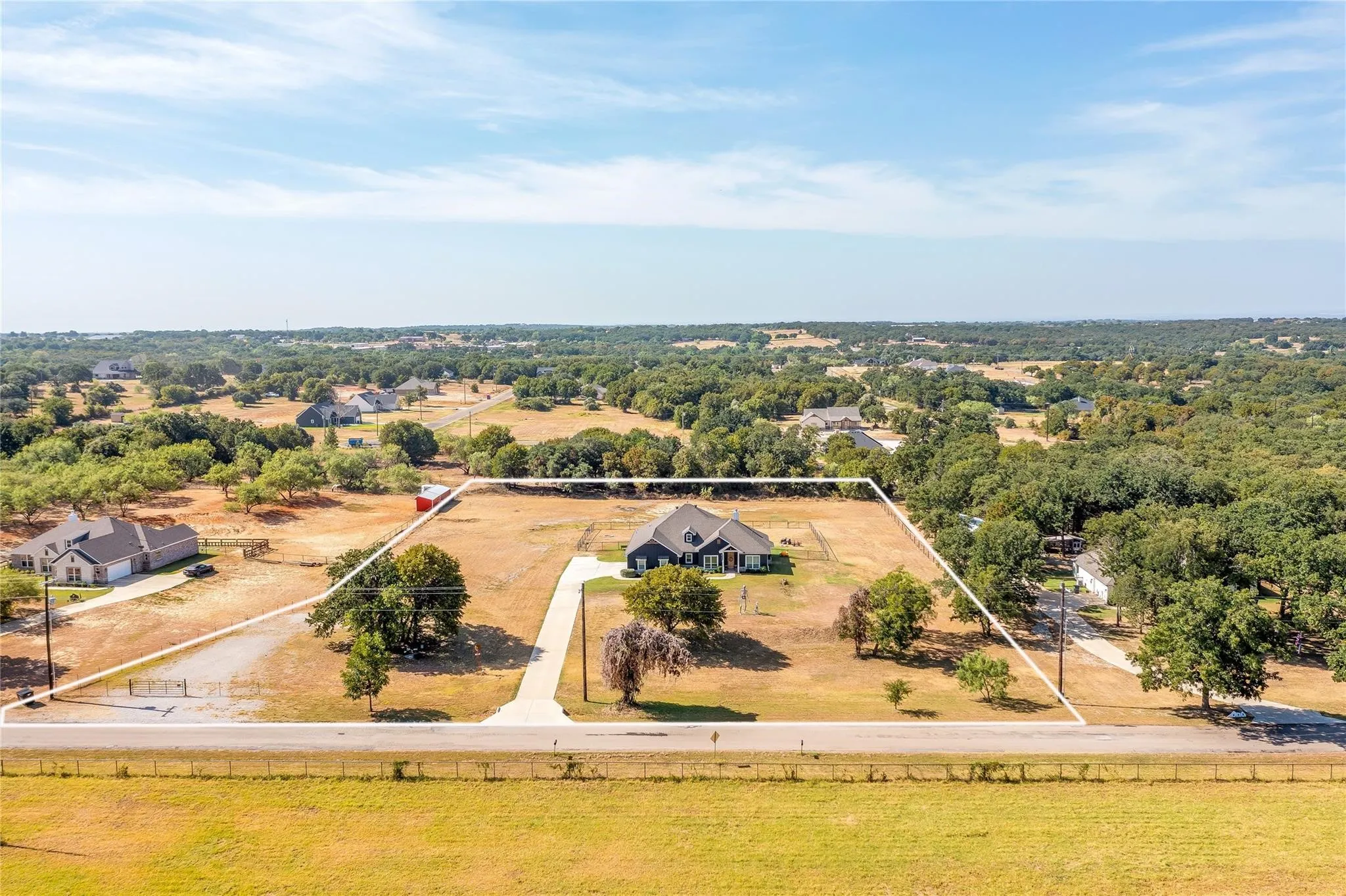 Single Family Residence For Sale in Parker County , 492 Clark Lake Road, Weatherford, Texas 76088, 4 Bedroom, 2 Bathroom, 2 Garage spaces, 2,150 Sqft, built in 2022, mls#21365413, Real Estate Agent in Weatherford, Homes For Sale in Parker county, Homes For Sale in Weatherford, Realtor in Weatherford Texas, Real Estate Brokerage Independent Realty Texas, Luminita Cordes Realtor