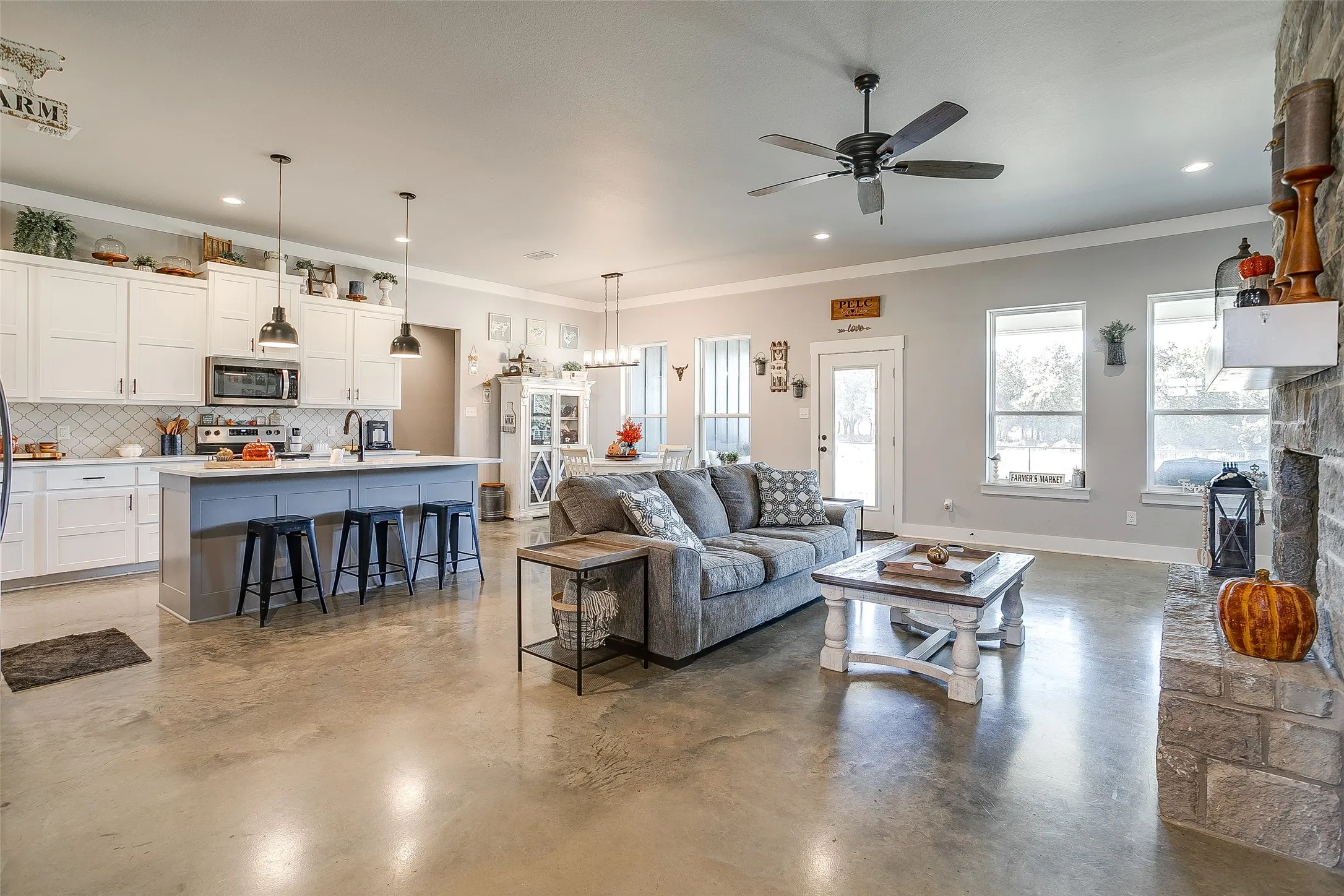 Single Family Residence For Sale in Parker County , 492 Clark Lake Road, Weatherford, Texas 76088, 4 Bedroom, 2 Bathroom, 2 Garage spaces, 2,150 Sqft, built in 2022, mls#21365413, Real Estate Agent in Weatherford, Homes For Sale in Parker county, Homes For Sale in Weatherford, Realtor in Weatherford Texas, Real Estate Brokerage Independent Realty Texas, Luminita Cordes Realtor