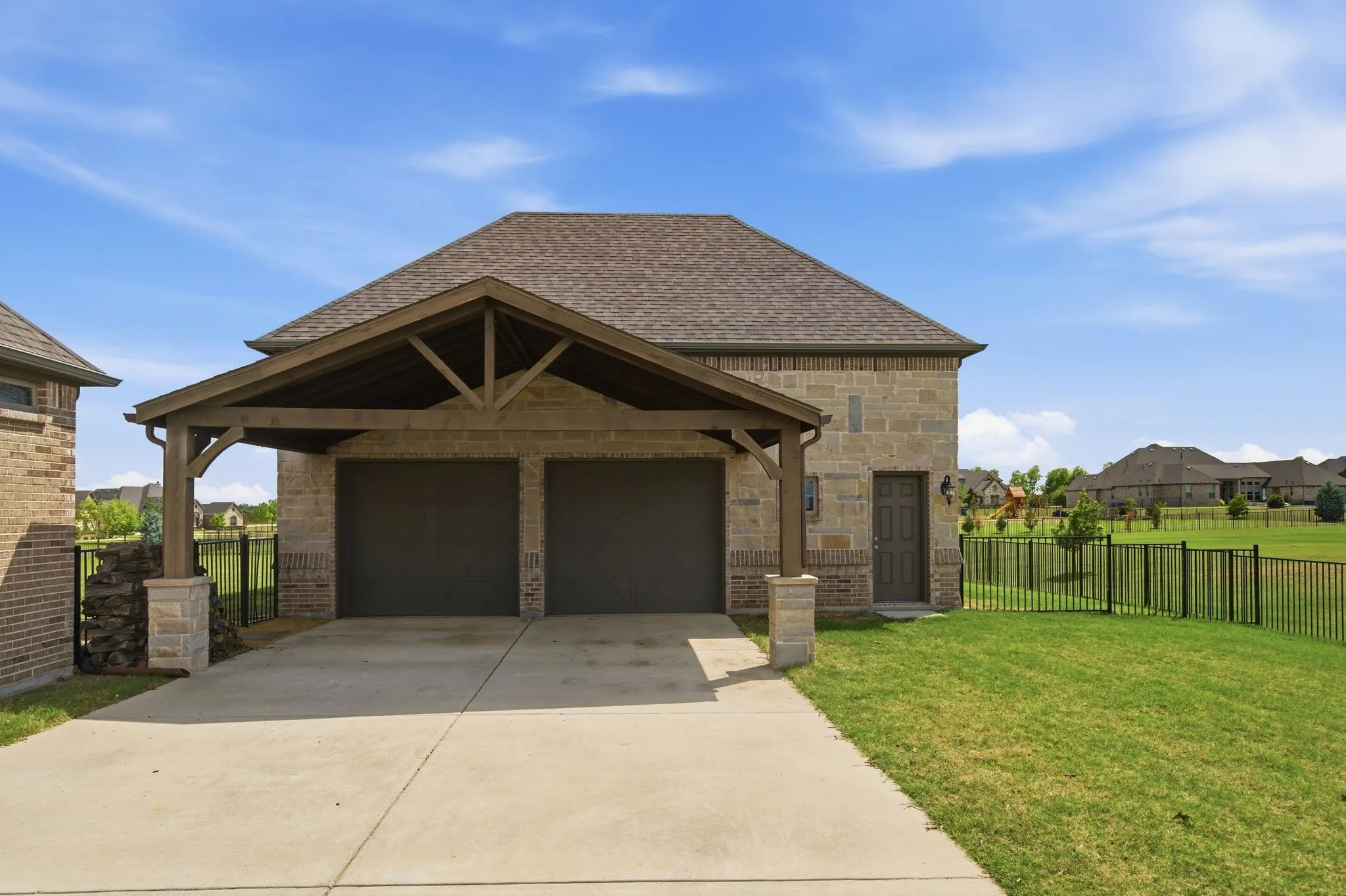 Single Family Residence For Sale in Collin County , 2175 Cattle Street, Celina, Texas 75009, 4 Bedroom, 3 Bathroom, 5 Garage spaces, 3,449 Sqft, built in 2018, mls#21365918, Real Estate Agent in Celina, Homes For Sale in Collin county, Homes For Sale in Celina, Realtor in Celina Texas, Real Estate Brokerage Independent Realty Texas, Luminita Cordes Realtor
