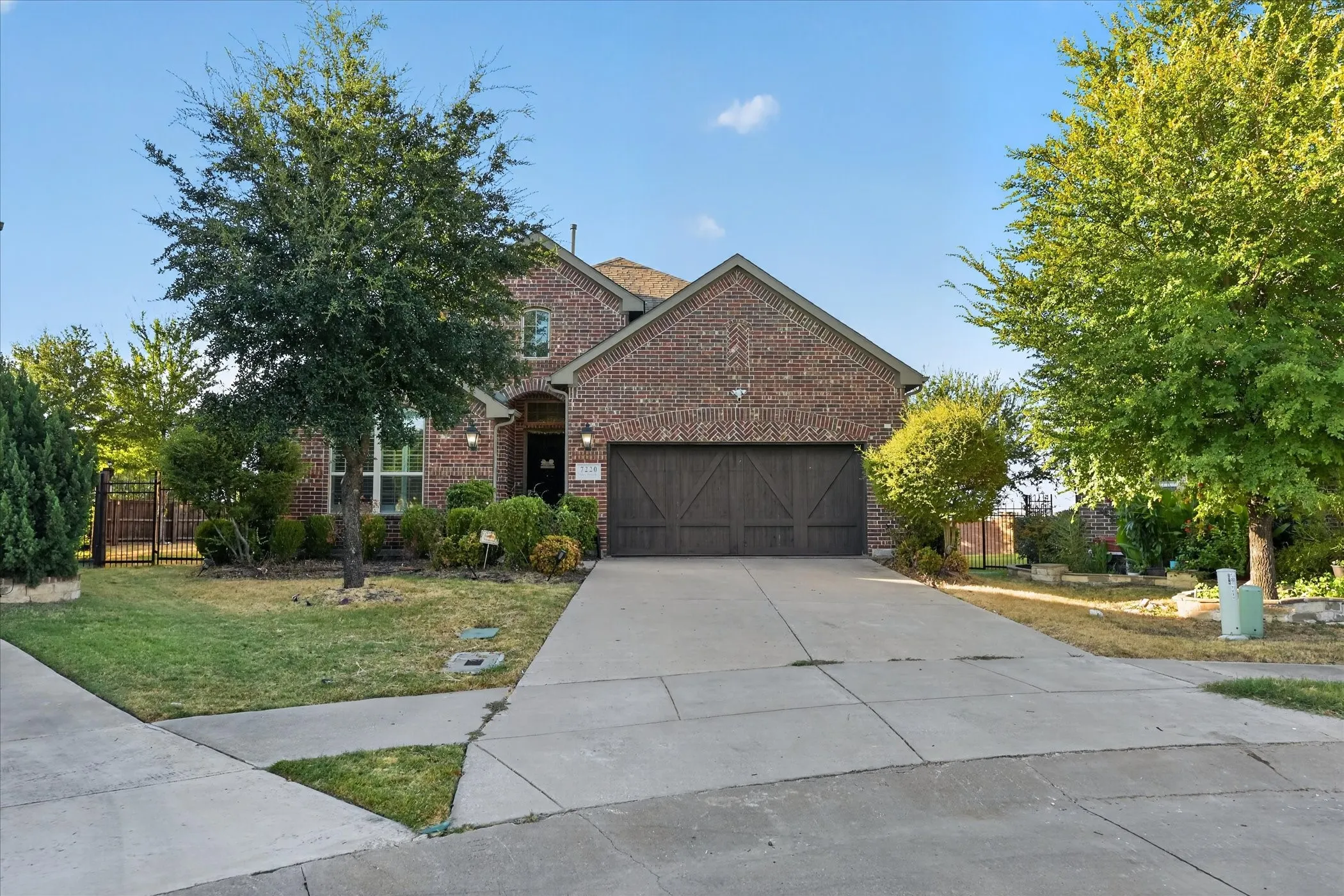 Single Family Residence For Rent in Dallas County , 7220 Notre Dame Drive, Irving, Texas 75063, 4 Bedroom, 3 Bathroom, 2 Garage spaces, 3,050 Sqft, built in 2015, mls#21366087, Real Estate Agent in Irving, Homes For Rent in Dallas county, Homes For Rent in Irving, Realtor in Irving Texas, Real Estate Brokerage Independent Realty Texas, Luminita Cordes Realtor