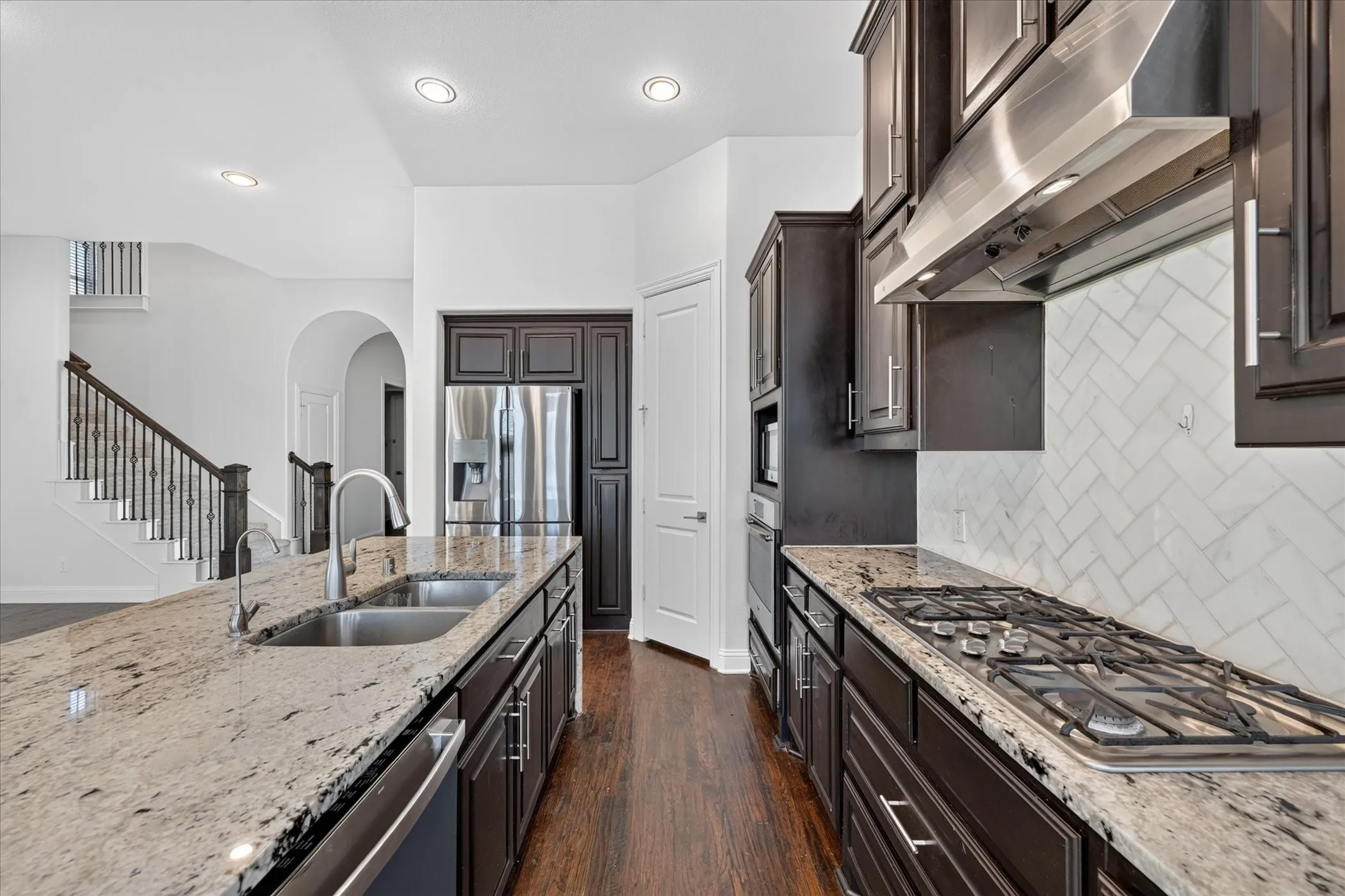 Single Family Residence For Rent in Dallas County , 7220 Notre Dame Drive, Irving, Texas 75063, 4 Bedroom, 3 Bathroom, 2 Garage spaces, 3,050 Sqft, built in 2015, mls#21366087, Real Estate Agent in Irving, Homes For Rent in Dallas county, Homes For Rent in Irving, Realtor in Irving Texas, Real Estate Brokerage Independent Realty Texas, Luminita Cordes Realtor