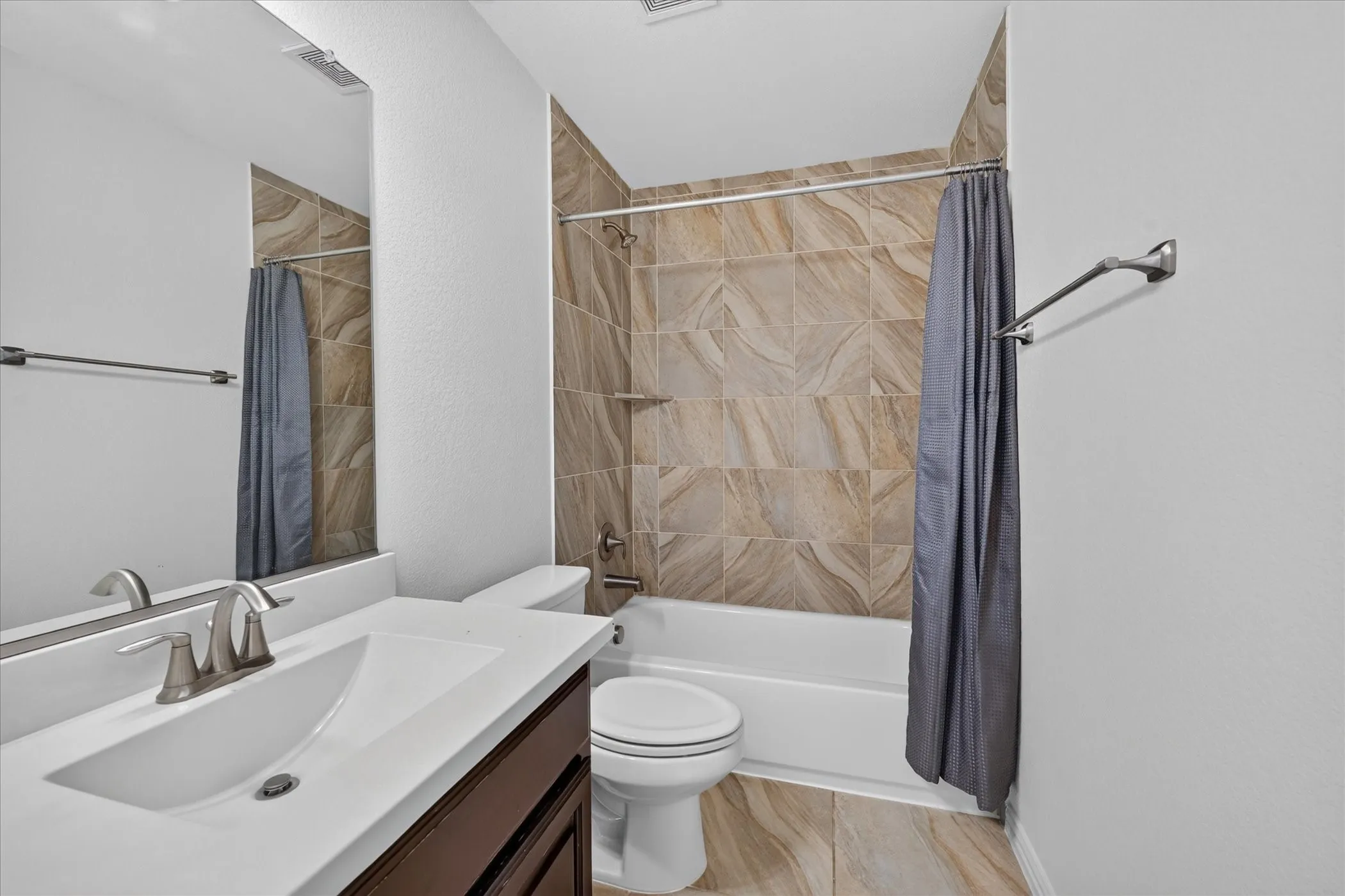 Single Family Residence For Rent in Dallas County , 7220 Notre Dame Drive, Irving, Texas 75063, 4 Bedroom, 3 Bathroom, 2 Garage spaces, 3,050 Sqft, built in 2015, mls#21366087, Real Estate Agent in Irving, Homes For Rent in Dallas county, Homes For Rent in Irving, Realtor in Irving Texas, Real Estate Brokerage Independent Realty Texas, Luminita Cordes Realtor