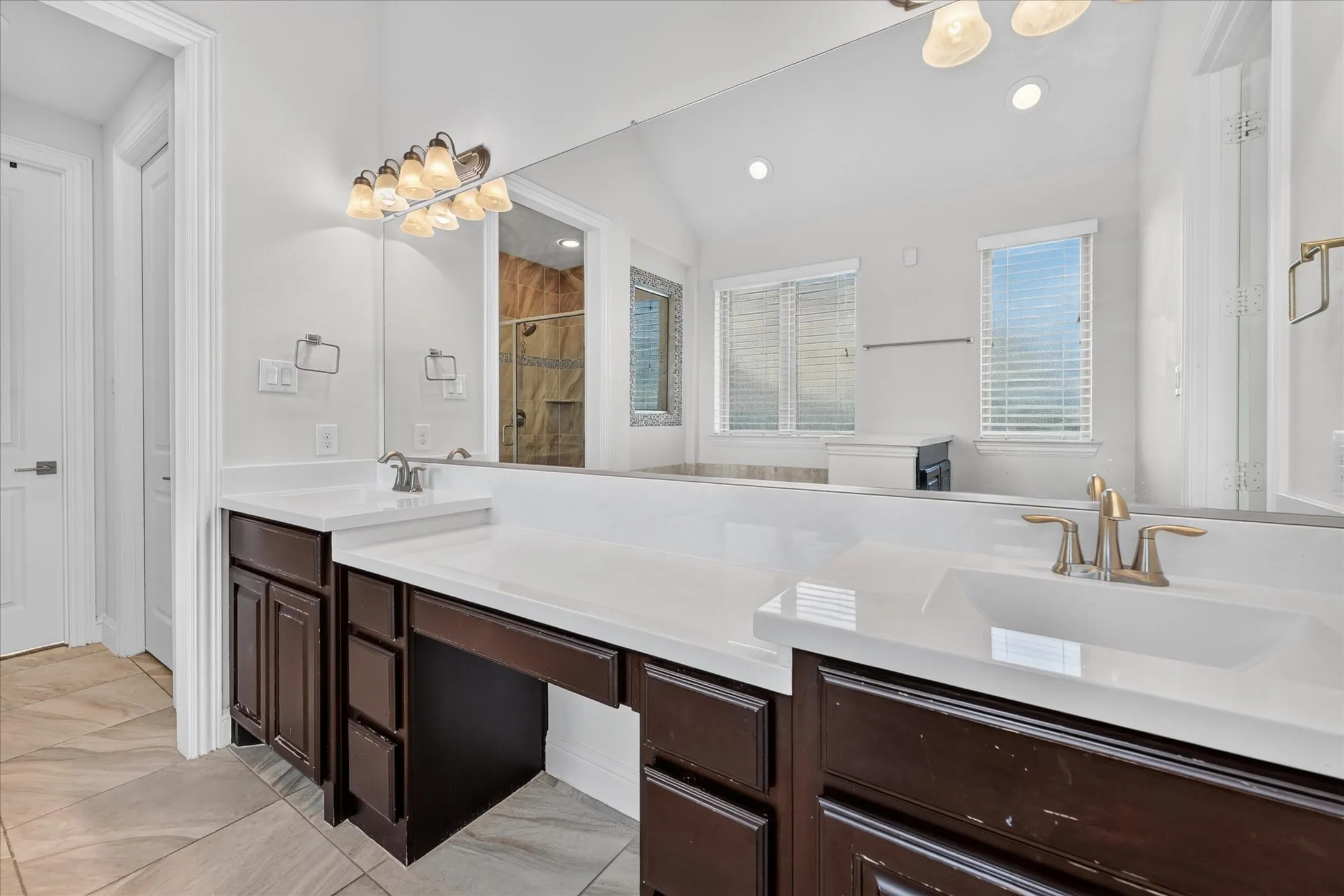 Single Family Residence For Rent in Dallas County , 7220 Notre Dame Drive, Irving, Texas 75063, 4 Bedroom, 3 Bathroom, 2 Garage spaces, 3,050 Sqft, built in 2015, mls#21366087, Real Estate Agent in Irving, Homes For Rent in Dallas county, Homes For Rent in Irving, Realtor in Irving Texas, Real Estate Brokerage Independent Realty Texas, Luminita Cordes Realtor