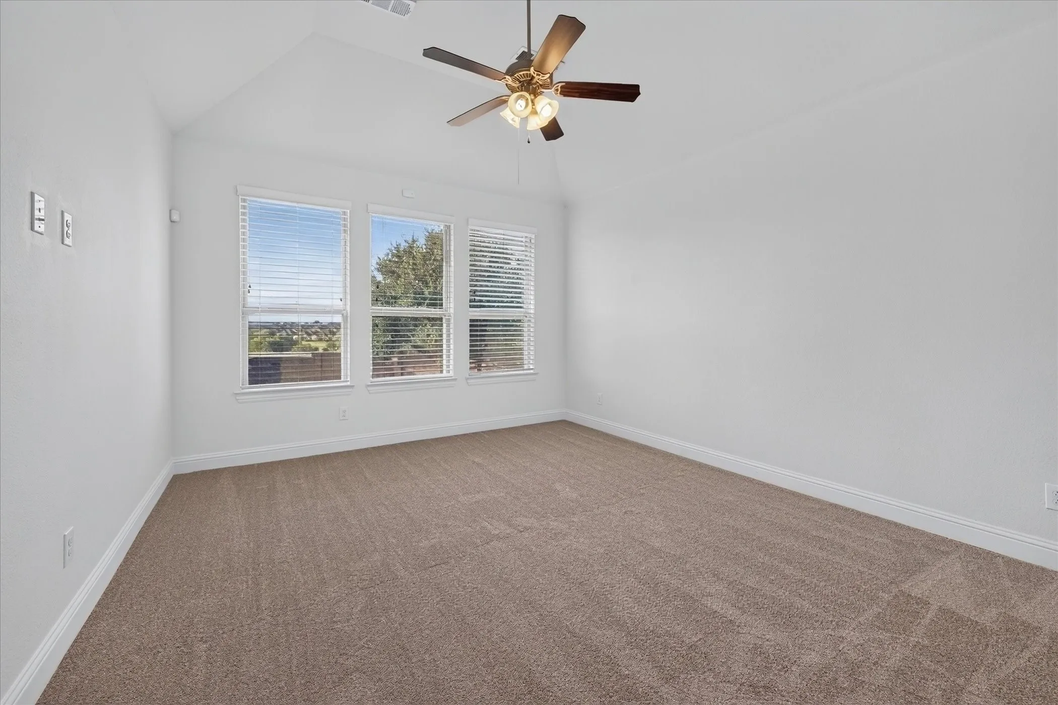 Single Family Residence For Rent in Dallas County , 7220 Notre Dame Drive, Irving, Texas 75063, 4 Bedroom, 3 Bathroom, 2 Garage spaces, 3,050 Sqft, built in 2015, mls#21366087, Real Estate Agent in Irving, Homes For Rent in Dallas county, Homes For Rent in Irving, Realtor in Irving Texas, Real Estate Brokerage Independent Realty Texas, Luminita Cordes Realtor