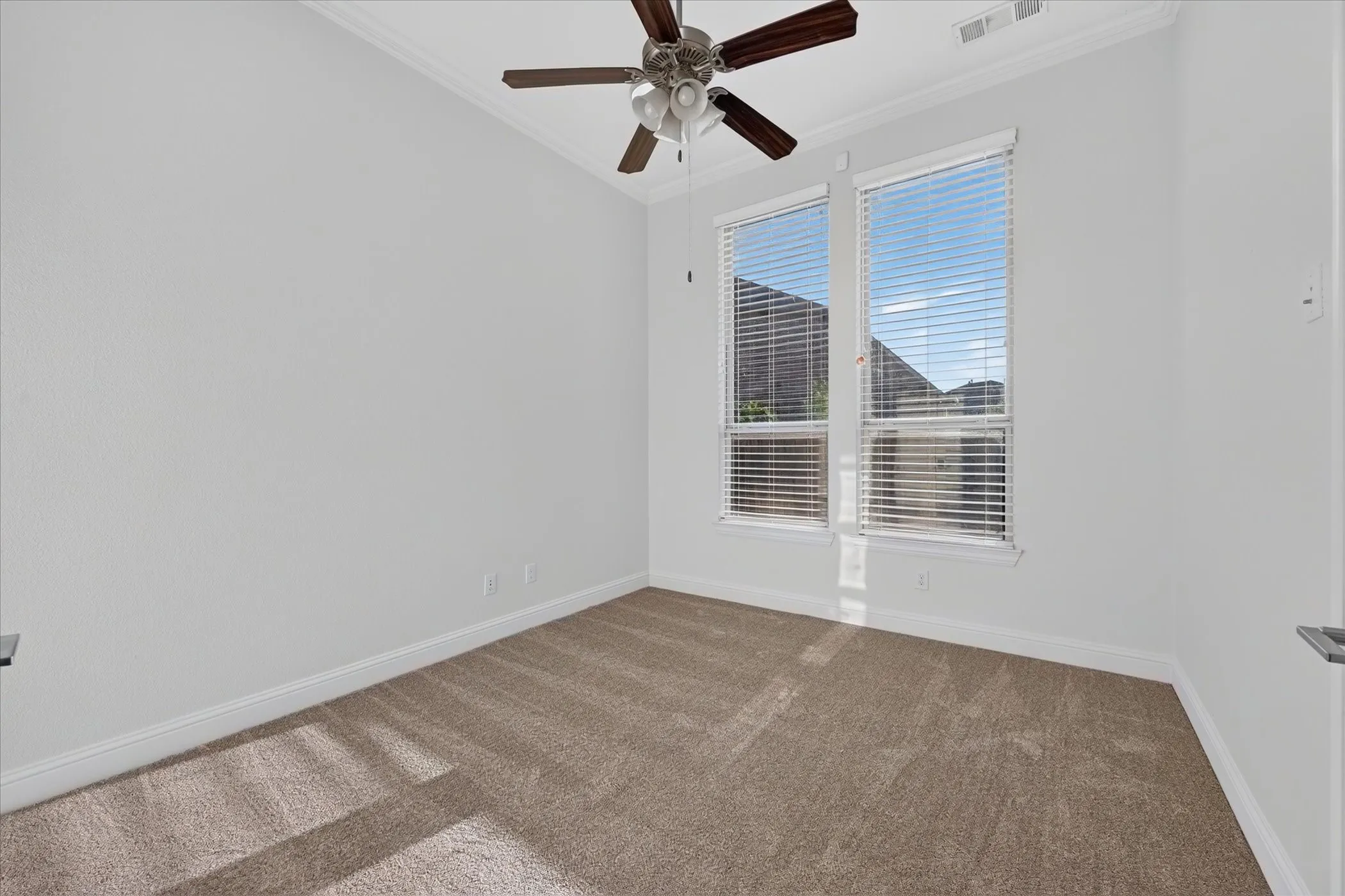 Single Family Residence For Rent in Dallas County , 7220 Notre Dame Drive, Irving, Texas 75063, 4 Bedroom, 3 Bathroom, 2 Garage spaces, 3,050 Sqft, built in 2015, mls#21366087, Real Estate Agent in Irving, Homes For Rent in Dallas county, Homes For Rent in Irving, Realtor in Irving Texas, Real Estate Brokerage Independent Realty Texas, Luminita Cordes Realtor