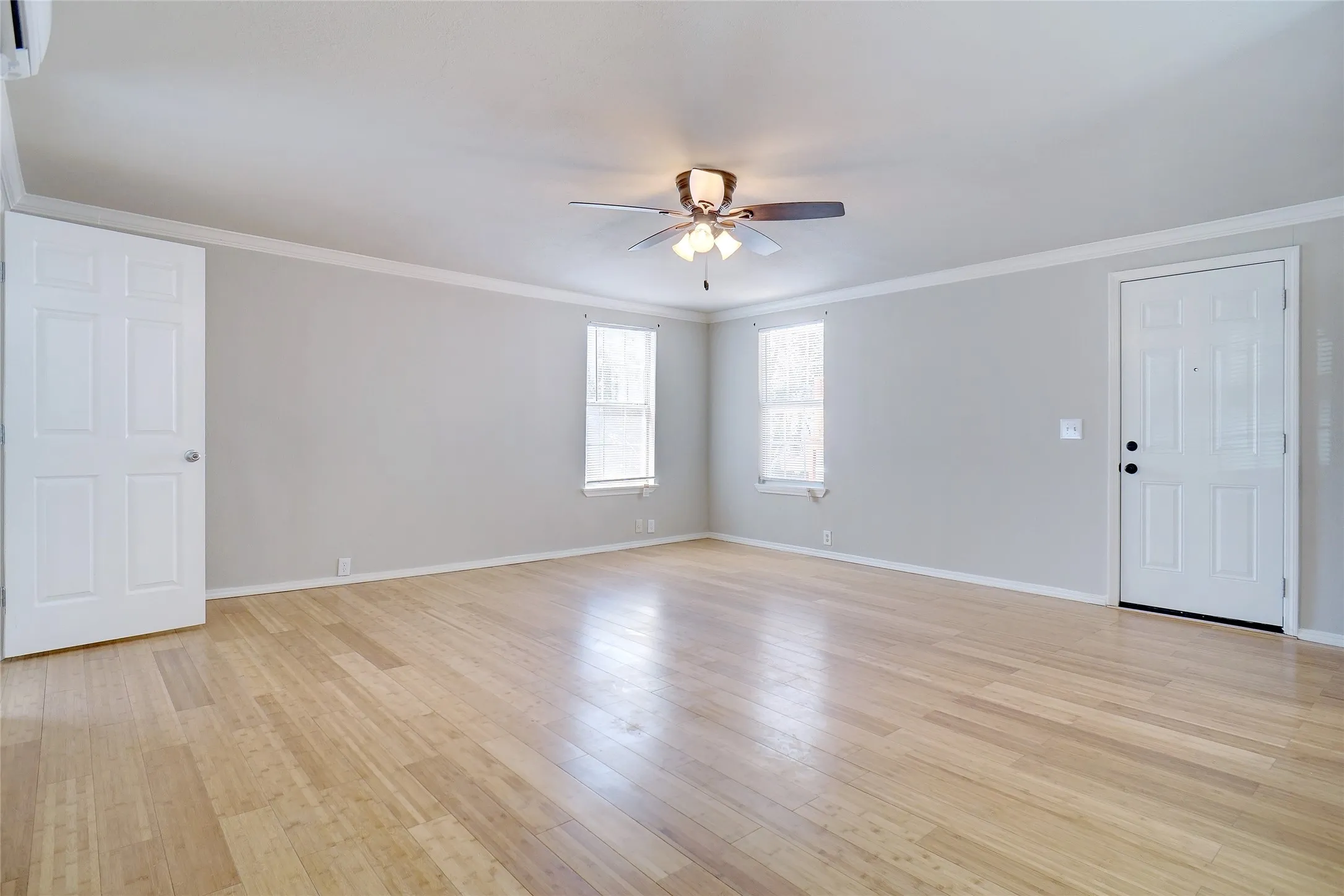 Quadruplex For Sale in Tarrant County , 1511 Clover Lane, Fort Worth, Texas 76107, 5 Bedroom, 5 Bathroom, 1 Garage spaces, 0 Sqft, built in 1933, Price $749,000, mls#21366007, Real Estate Agent in Fort Worth, Homes For Sale in Tarrant county, Homes For Sale in Fort Worth, Realtor in Fort Worth Texas, Real Estate Brokerage Independent Realty Texas, Luminita Cordes Realtor