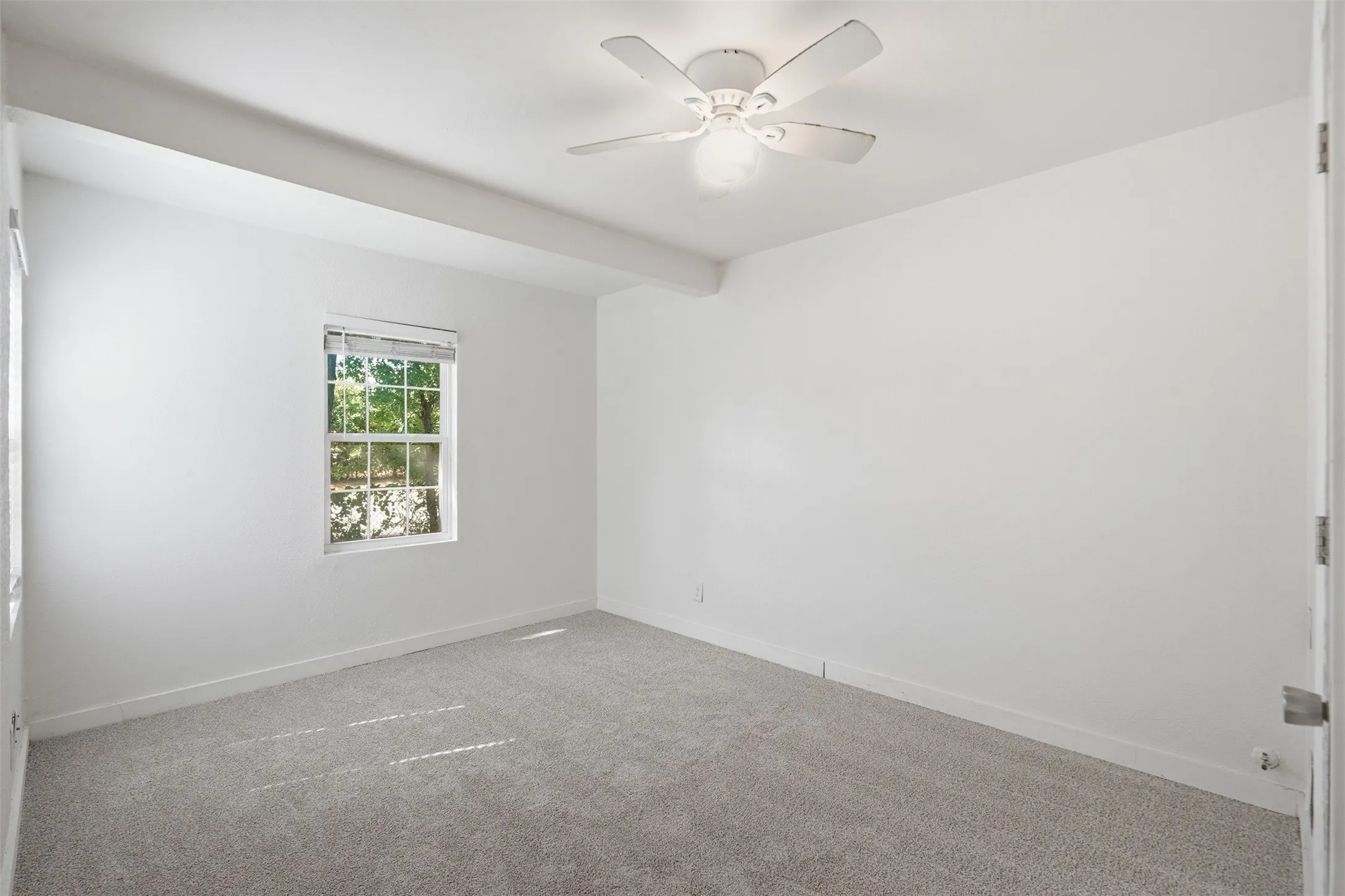 Single Family Residence For Sale in Tarrant County , 5797 6th Avenue, Fort Worth, Texas 76134, 3 Bedroom, 1 Bathroom, Garage spaces, 1,088 Sqft, built in 1955, mls#21366052, Real Estate Agent in Fort Worth, Homes For Sale in Tarrant county, Homes For Sale in Fort Worth, Realtor in Fort Worth Texas, Real Estate Brokerage Independent Realty Texas, Luminita Cordes Realtor