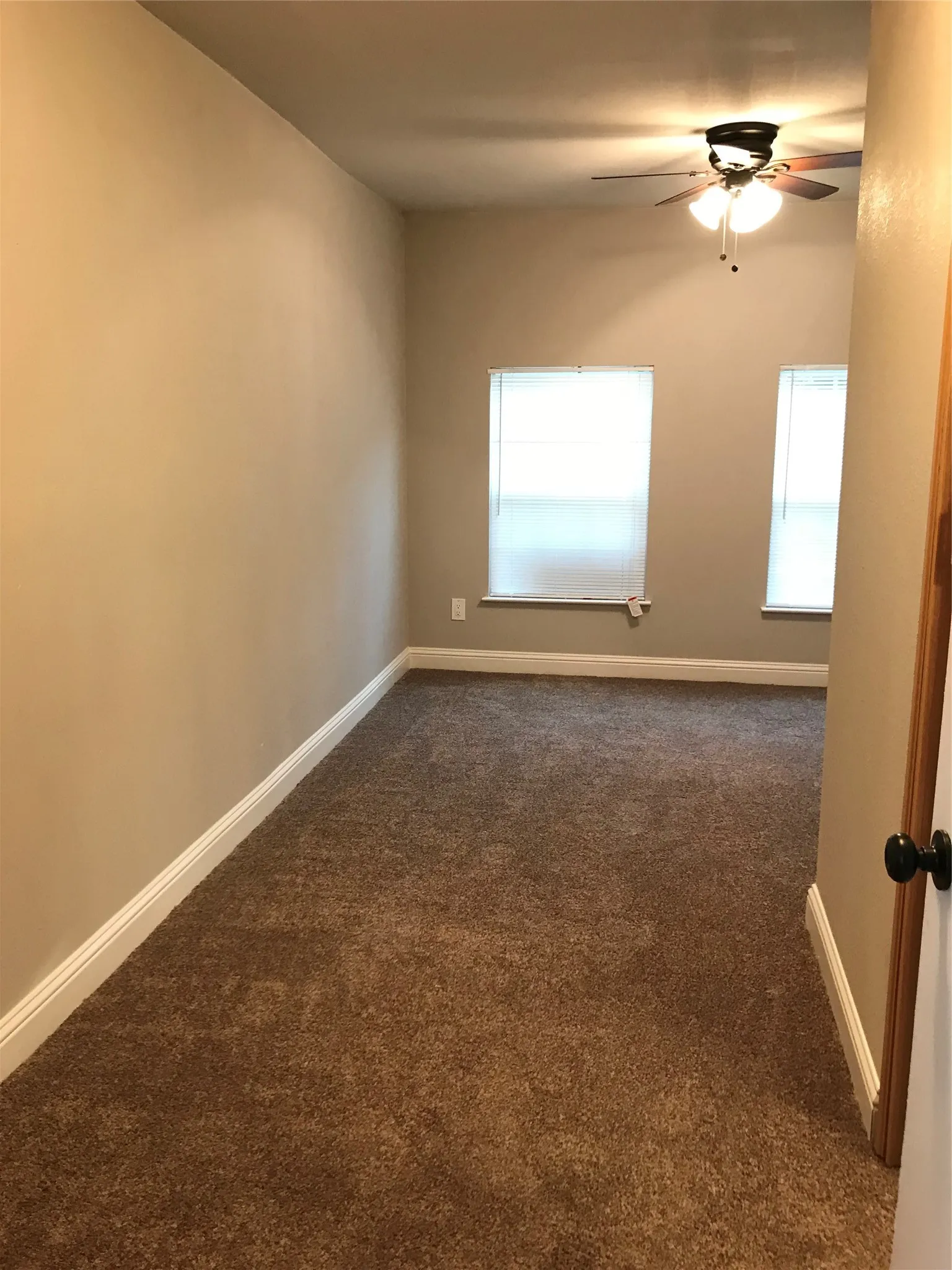 Single Family Residence For Rent in Dallas County , 1502 Dale Place, Irving, Texas 75061, 4 Bedroom, 2 Bathroom, Garage spaces, 1,304 Sqft, built in 1954, Price $2,149, mls#21366096, Real Estate Agent in Irving, Homes For Rent in Dallas county, Homes For Rent in Irving, Realtor in Irving Texas, Real Estate Brokerage Independent Realty Texas, Luminita Cordes Realtor