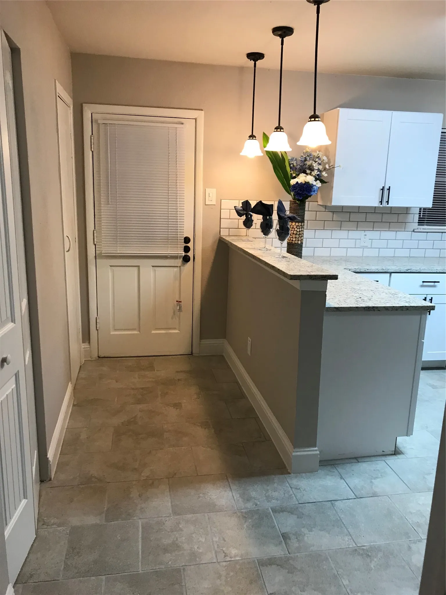 Single Family Residence For Rent in Dallas County , 1502 Dale Place, Irving, Texas 75061, 4 Bedroom, 2 Bathroom, Garage spaces, 1,304 Sqft, built in 1954, Price $2,149, mls#21366096, Real Estate Agent in Irving, Homes For Rent in Dallas county, Homes For Rent in Irving, Realtor in Irving Texas, Real Estate Brokerage Independent Realty Texas, Luminita Cordes Realtor