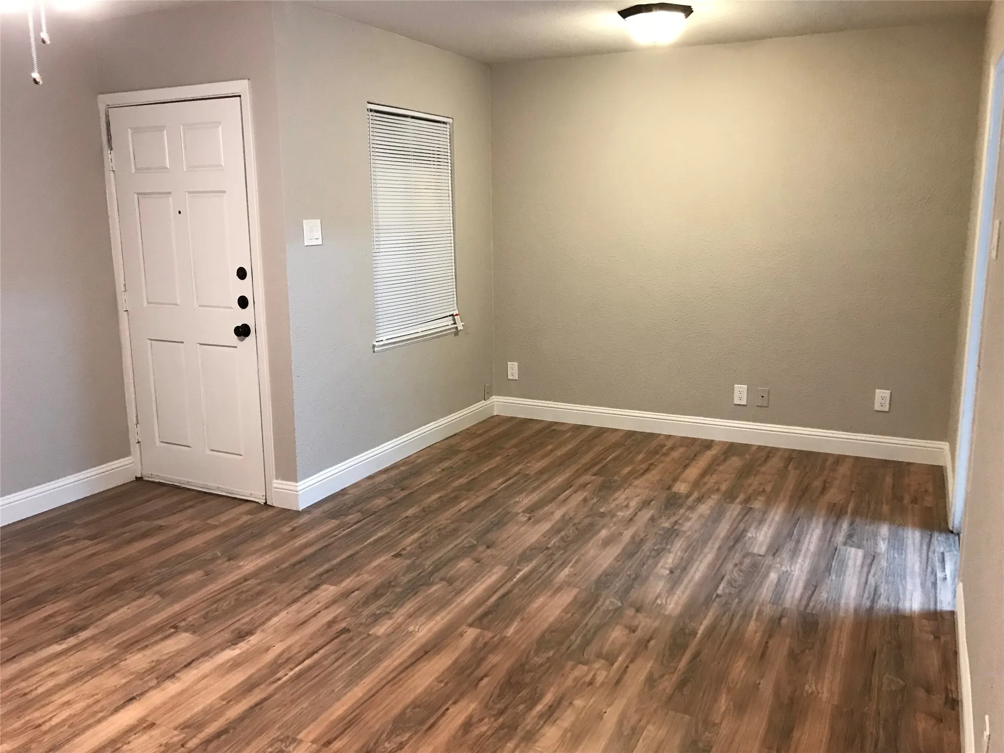 Single Family Residence For Rent in Dallas County , 1502 Dale Place, Irving, Texas 75061, 4 Bedroom, 2 Bathroom, Garage spaces, 1,304 Sqft, built in 1954, Price $2,149, mls#21366096, Real Estate Agent in Irving, Homes For Rent in Dallas county, Homes For Rent in Irving, Realtor in Irving Texas, Real Estate Brokerage Independent Realty Texas, Luminita Cordes Realtor