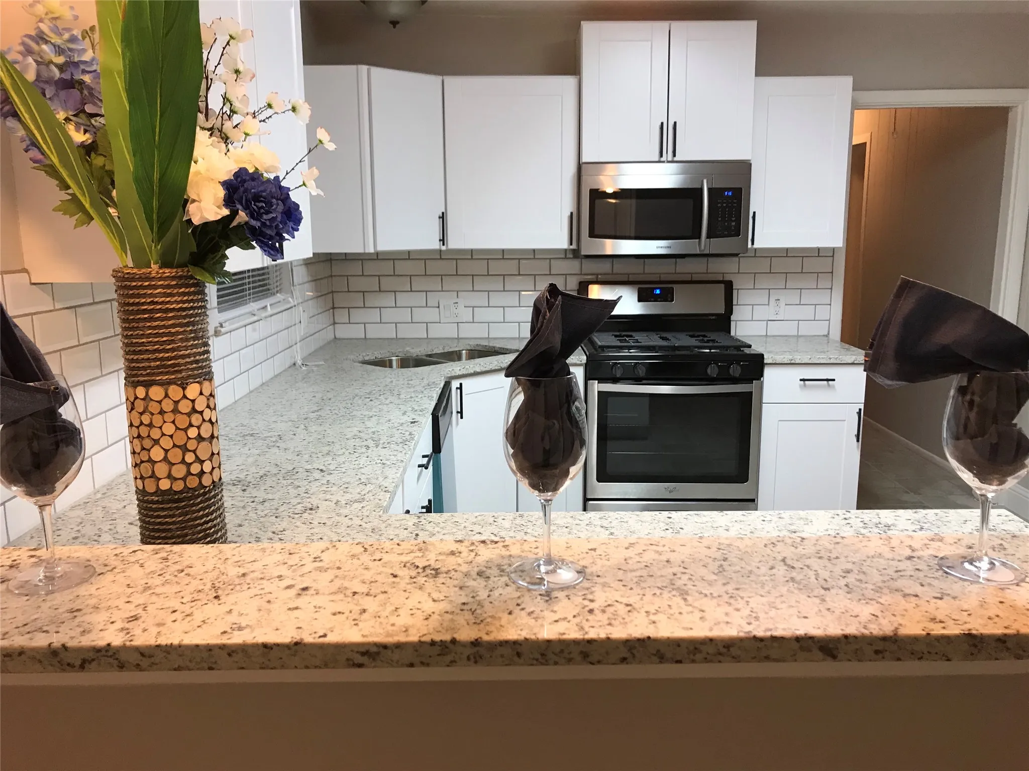 Single Family Residence For Rent in Dallas County , 1502 Dale Place, Irving, Texas 75061, 4 Bedroom, 2 Bathroom, Garage spaces, 1,304 Sqft, built in 1954, Price $2,149, mls#21366096, Real Estate Agent in Irving, Homes For Rent in Dallas county, Homes For Rent in Irving, Realtor in Irving Texas, Real Estate Brokerage Independent Realty Texas, Luminita Cordes Realtor