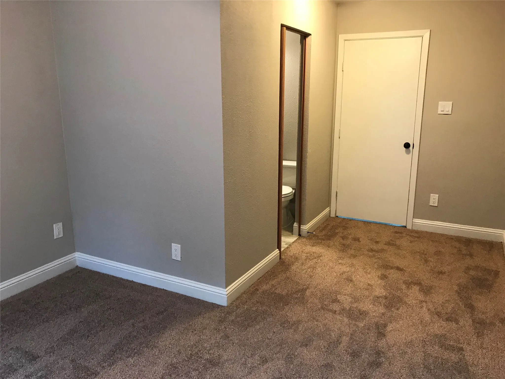 Single Family Residence For Rent in Dallas County , 1502 Dale Place, Irving, Texas 75061, 4 Bedroom, 2 Bathroom, Garage spaces, 1,304 Sqft, built in 1954, Price $2,149, mls#21366096, Real Estate Agent in Irving, Homes For Rent in Dallas county, Homes For Rent in Irving, Realtor in Irving Texas, Real Estate Brokerage Independent Realty Texas, Luminita Cordes Realtor