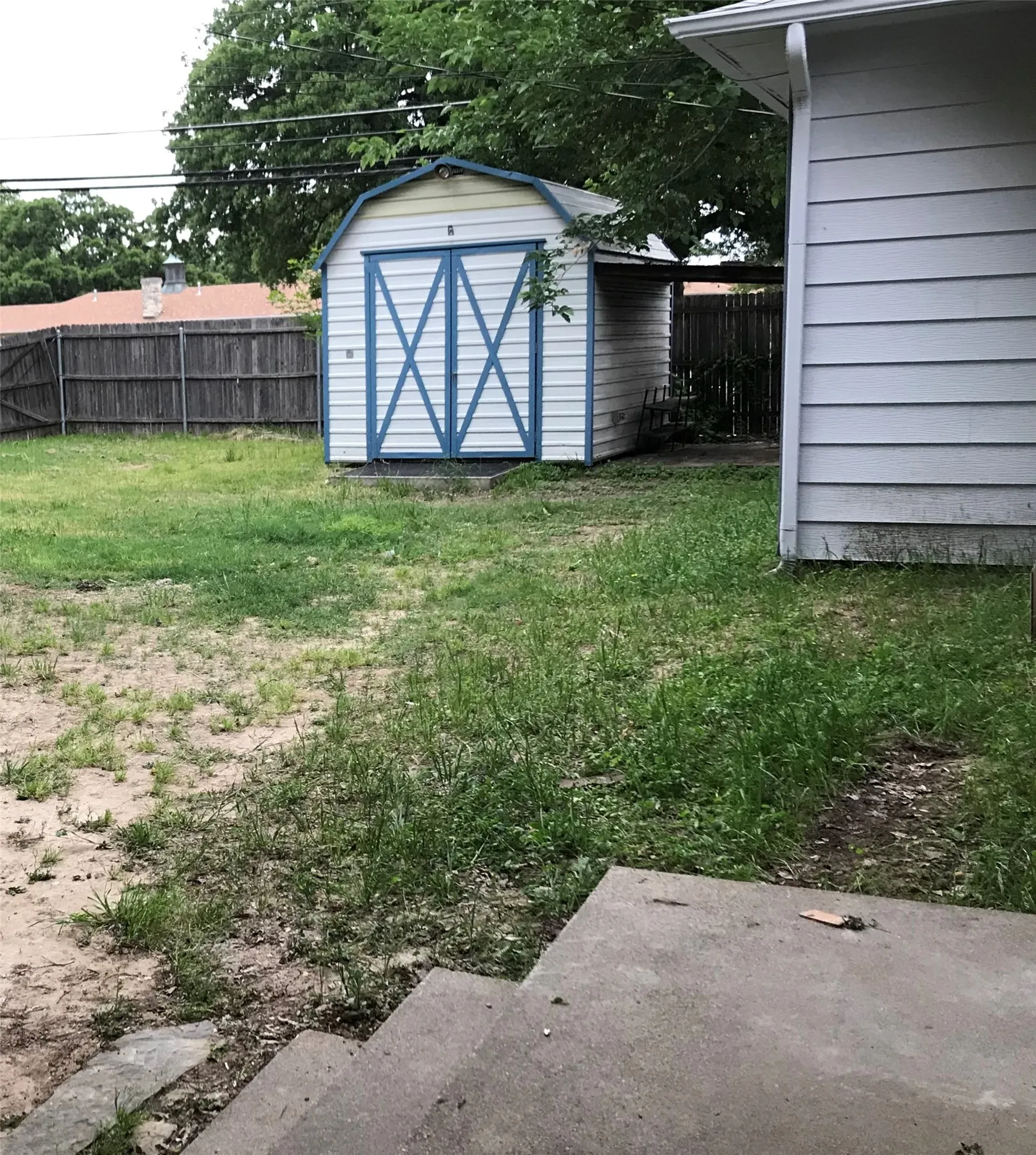 Single Family Residence For Rent in Dallas County , 1502 Dale Place, Irving, Texas 75061, 4 Bedroom, 2 Bathroom, Garage spaces, 1,304 Sqft, built in 1954, Price $2,149, mls#21366096, Real Estate Agent in Irving, Homes For Rent in Dallas county, Homes For Rent in Irving, Realtor in Irving Texas, Real Estate Brokerage Independent Realty Texas, Luminita Cordes Realtor