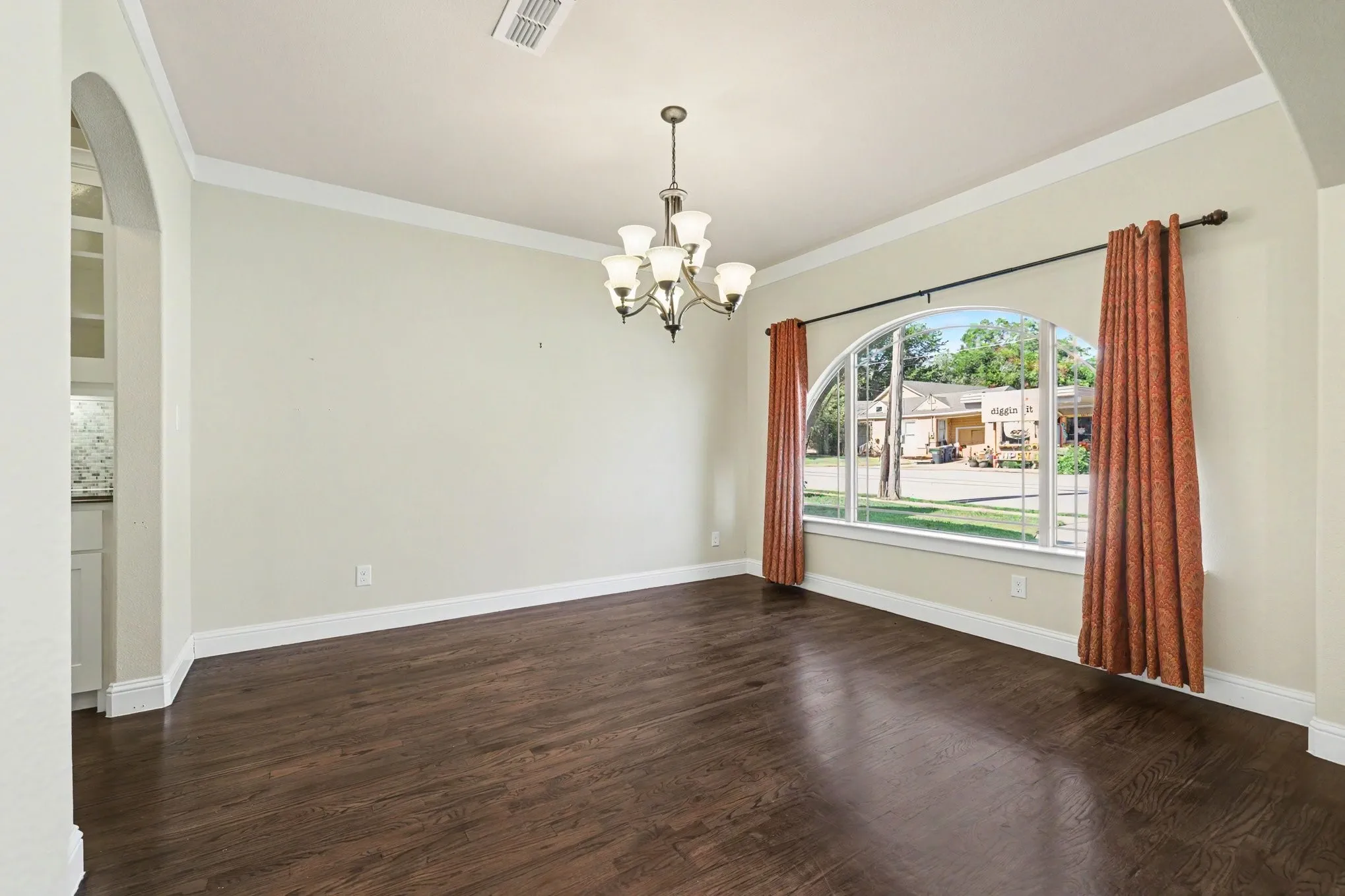 Single Family Residence For Sale in Collin County , 508 N Tennessee Street B, Mc Kinney, Texas 75069, 3 Bedroom, 3 Bathroom, 2 Garage spaces, 2,457 Sqft, built in 2013, mls#21362240, Real Estate Agent in Mc Kinney, Homes For Sale in Collin county, Homes For Sale in Mc Kinney, Realtor in Mc Kinney Texas, Real Estate Brokerage Independent Realty Texas, Luminita Cordes Realtor