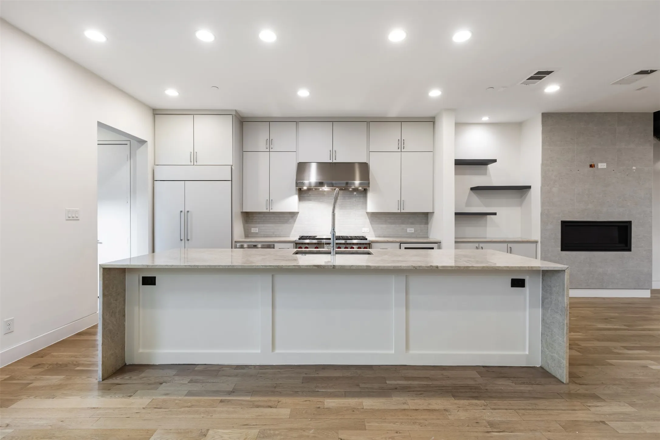 Single Family Residence For Rent in Dallas County , 3526 Asbury Street, University Park, Texas 75205, 4 Bedroom, 5 Bathroom, 2 Garage spaces, 3,804 Sqft, built in 2020, mls#21366099, Real Estate Agent in University Park, Homes For Rent in Dallas county, Homes For Rent in University Park, Realtor in University Park Texas, Real Estate Brokerage Independent Realty Texas, Luminita Cordes Realtor
