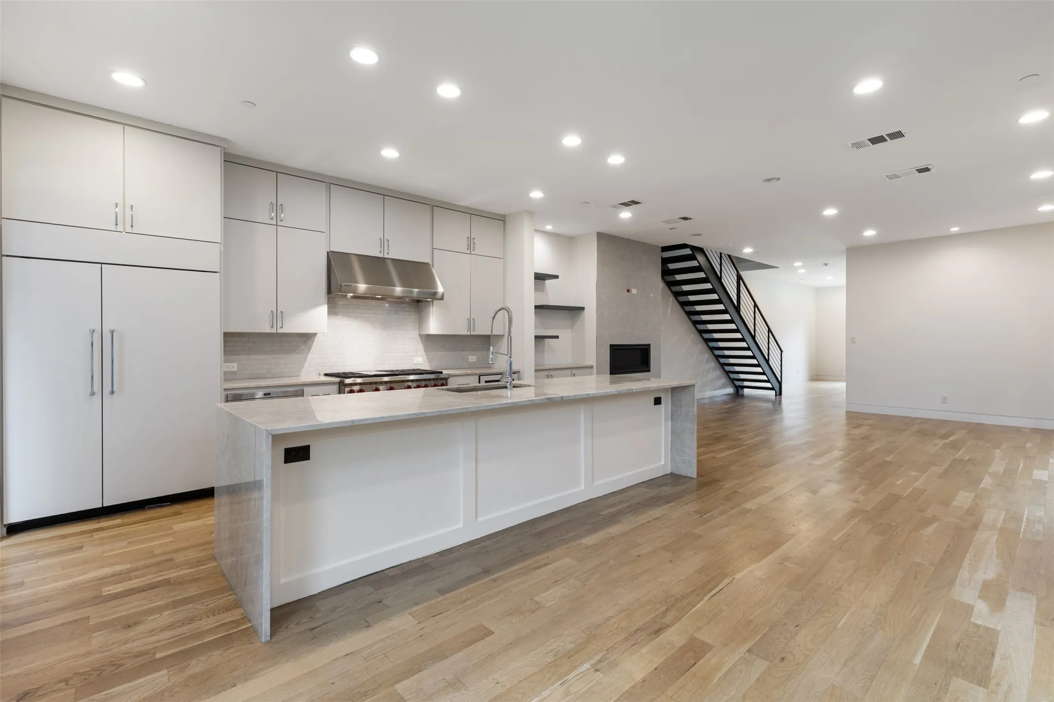 Single Family Residence For Rent in Dallas County , 3526 Asbury Street, University Park, Texas 75205, 4 Bedroom, 5 Bathroom, 2 Garage spaces, 3,804 Sqft, built in 2020, mls#21366099, Real Estate Agent in University Park, Homes For Rent in Dallas county, Homes For Rent in University Park, Realtor in University Park Texas, Real Estate Brokerage Independent Realty Texas, Luminita Cordes Realtor
