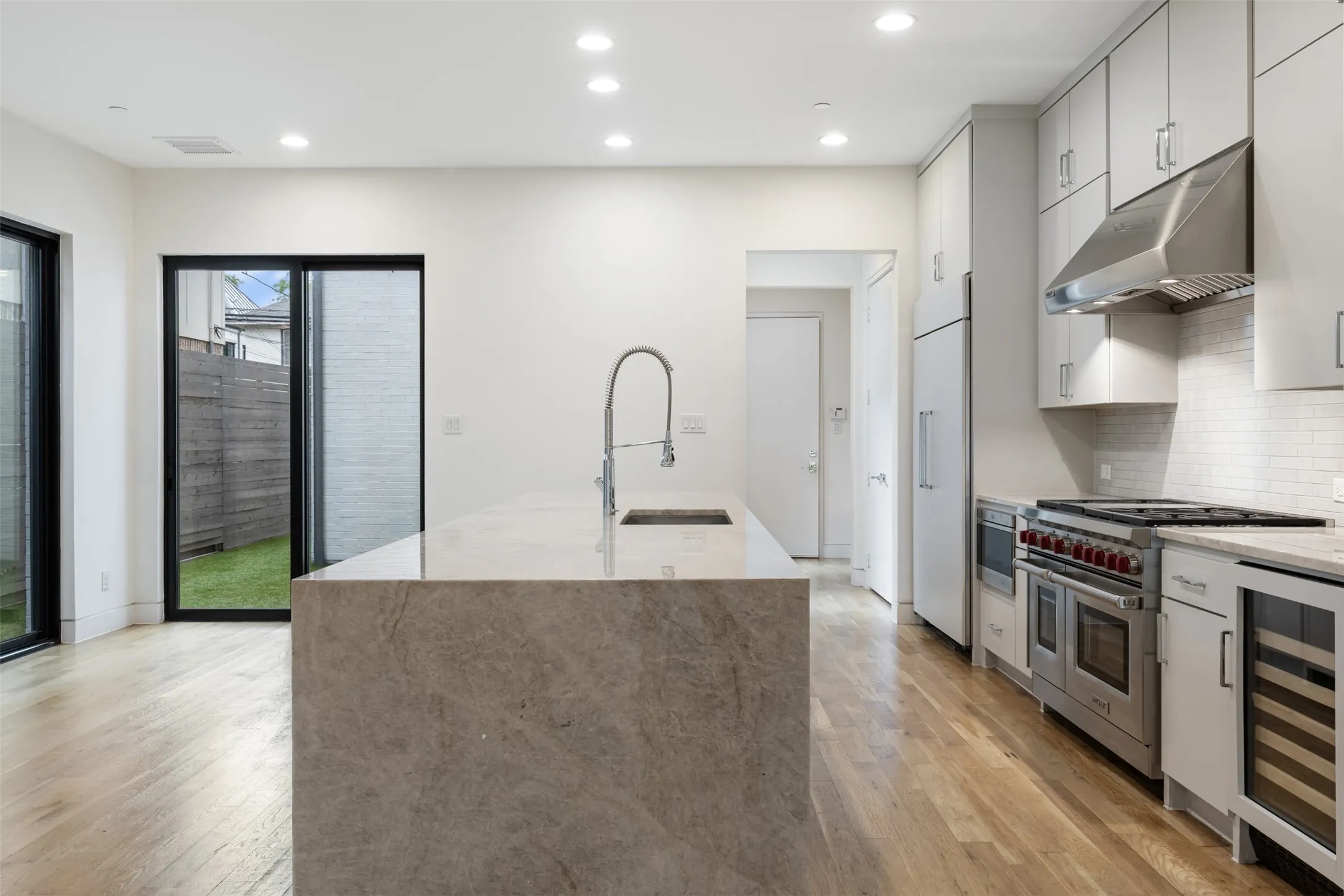 Single Family Residence For Rent in Dallas County , 3526 Asbury Street, University Park, Texas 75205, 4 Bedroom, 5 Bathroom, 2 Garage spaces, 3,804 Sqft, built in 2020, mls#21366099, Real Estate Agent in University Park, Homes For Rent in Dallas county, Homes For Rent in University Park, Realtor in University Park Texas, Real Estate Brokerage Independent Realty Texas, Luminita Cordes Realtor