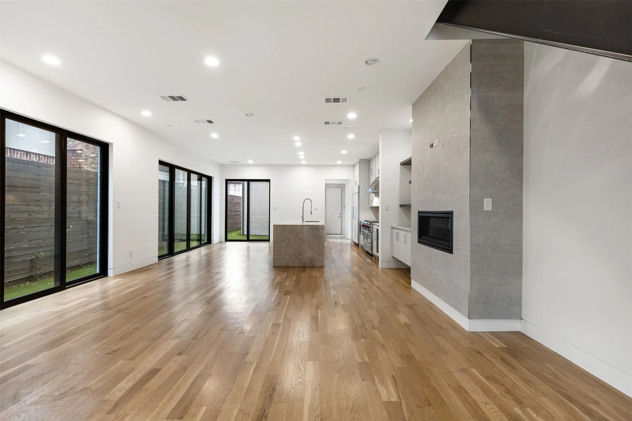 Single Family Residence For Rent in Dallas County , 3526 Asbury Street, University Park, Texas 75205, 4 Bedroom, 5 Bathroom, 2 Garage spaces, 3,804 Sqft, built in 2020, mls#21366099, Real Estate Agent in University Park, Homes For Rent in Dallas county, Homes For Rent in University Park, Realtor in University Park Texas, Real Estate Brokerage Independent Realty Texas, Luminita Cordes Realtor