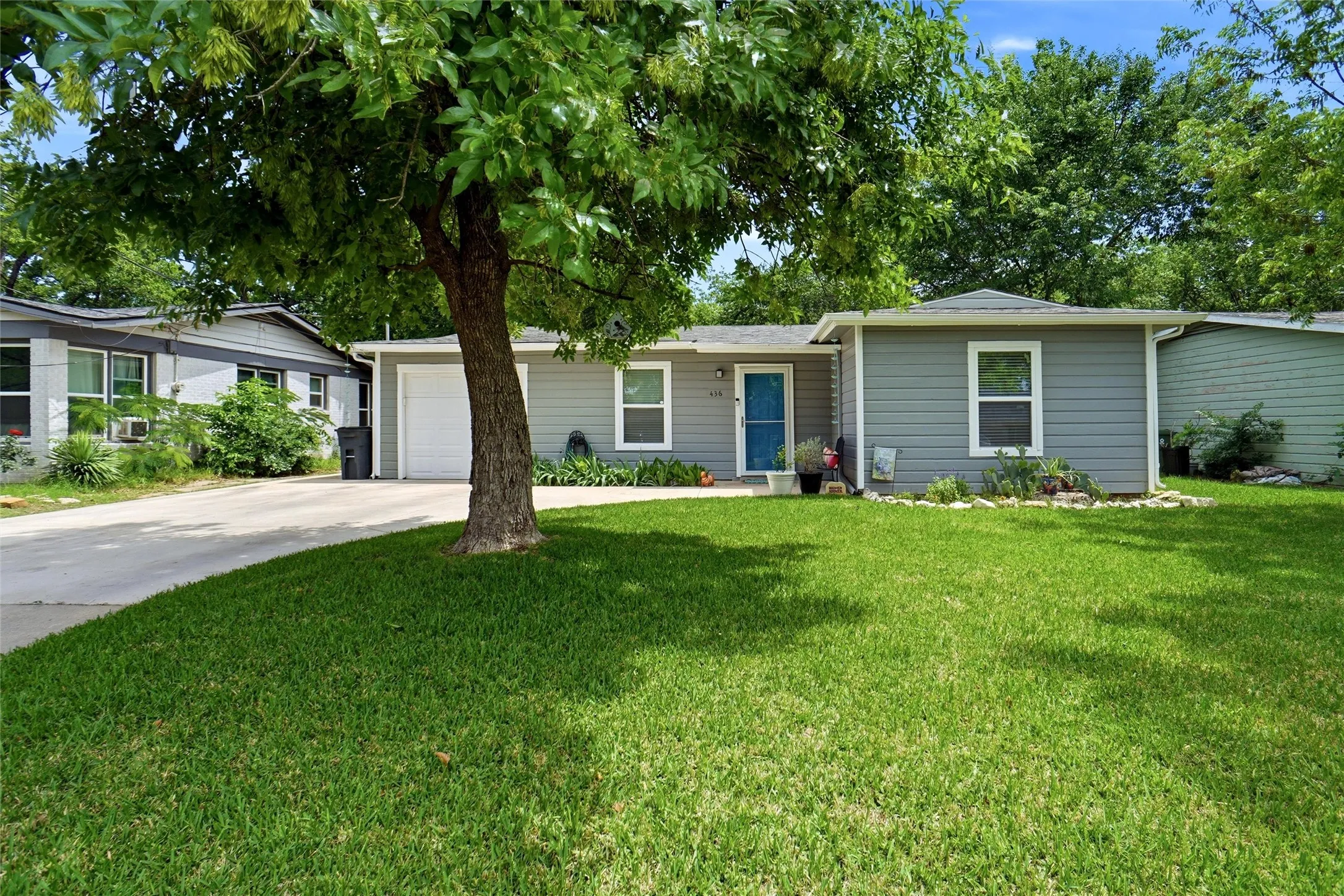 Single Family Residence For Sale in Tarrant County , 436 Arthur Drive, Hurst, Texas 76053, 3 Bedroom, 1 Bathroom, 1 Garage spaces, 1,054 Sqft, built in 1952, mls#21364774, Real Estate Agent in Hurst, Homes For Sale in Tarrant county, Homes For Sale in Hurst, Realtor in Hurst Texas, Real Estate Brokerage Independent Realty Texas, Luminita Cordes Realtor