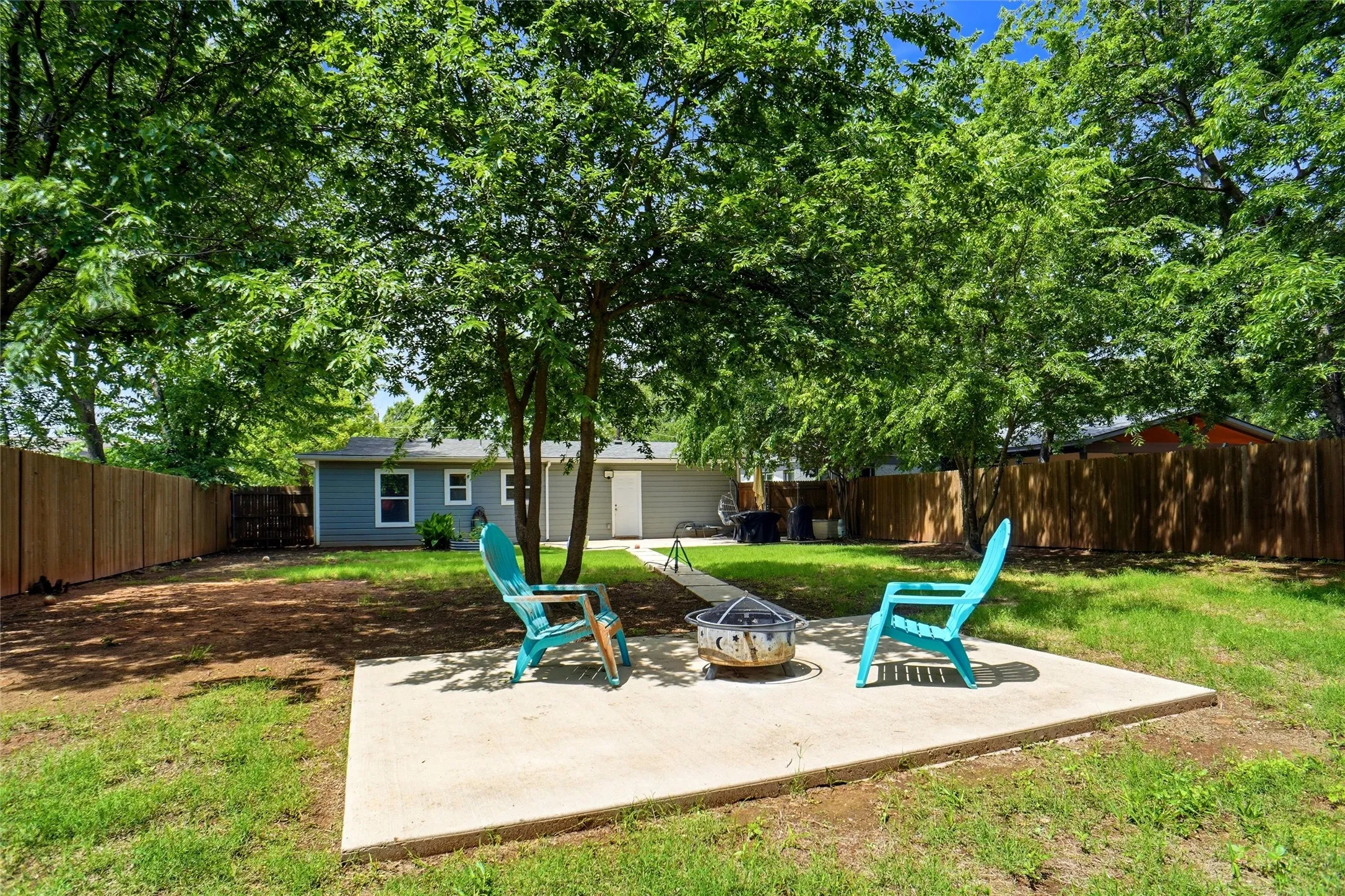 Single Family Residence For Sale in Tarrant County , 436 Arthur Drive, Hurst, Texas 76053, 3 Bedroom, 1 Bathroom, 1 Garage spaces, 1,054 Sqft, built in 1952, mls#21364774, Real Estate Agent in Hurst, Homes For Sale in Tarrant county, Homes For Sale in Hurst, Realtor in Hurst Texas, Real Estate Brokerage Independent Realty Texas, Luminita Cordes Realtor