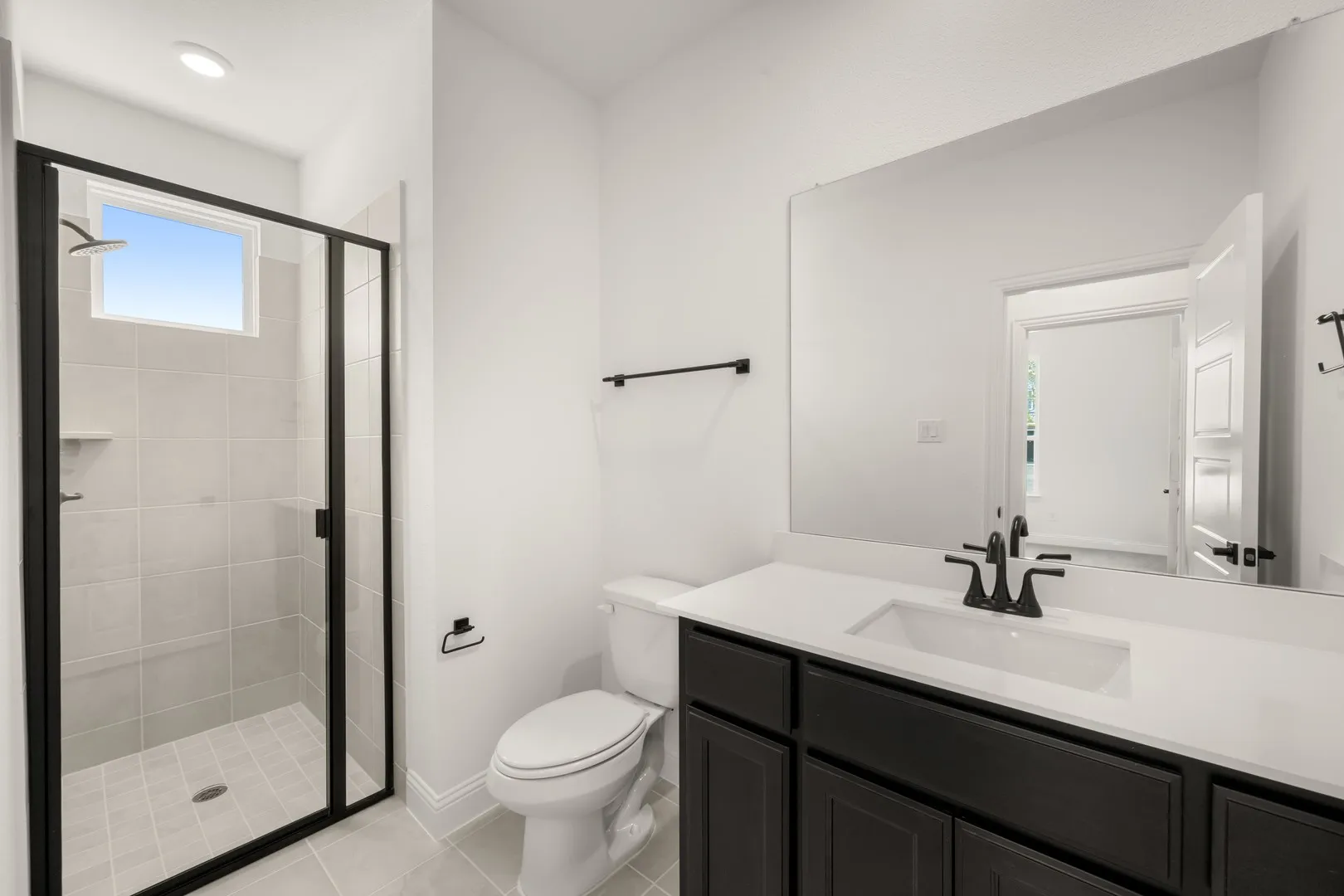 962 Richard Pittmon- Bathroom-1