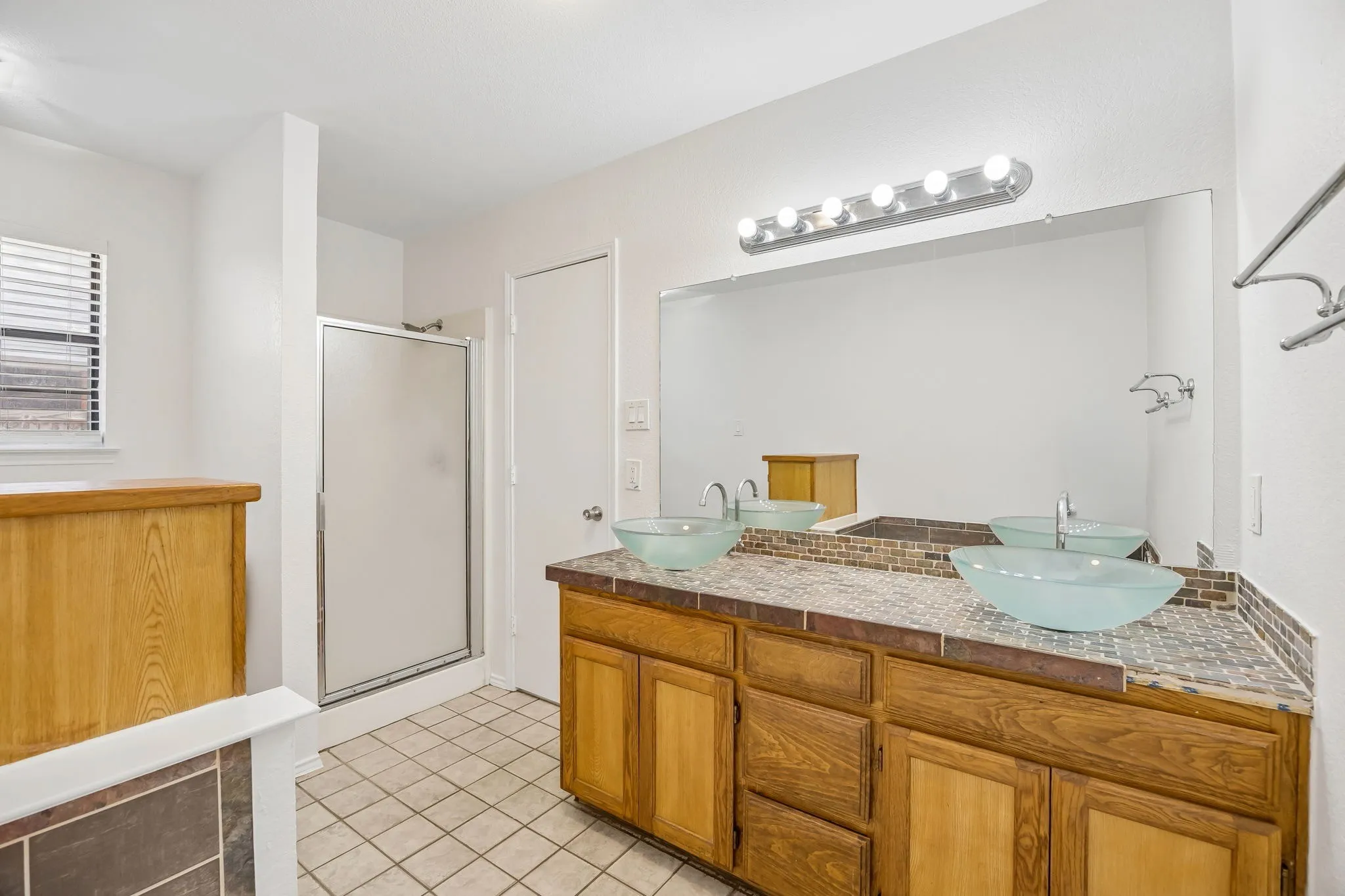 Single Family Residence For Sale in Denton County , 209 Willow Stone Street, Denton, Texas 76207, 3 Bedroom, 2 Bathroom, 2 Garage spaces, 1,368 Sqft, built in 1987, mls#21363426, Real Estate Agent in Denton, Homes For Sale in Denton county, Homes For Sale in Denton, Realtor in Denton Texas, Real Estate Brokerage Independent Realty Texas, Luminita Cordes Realtor