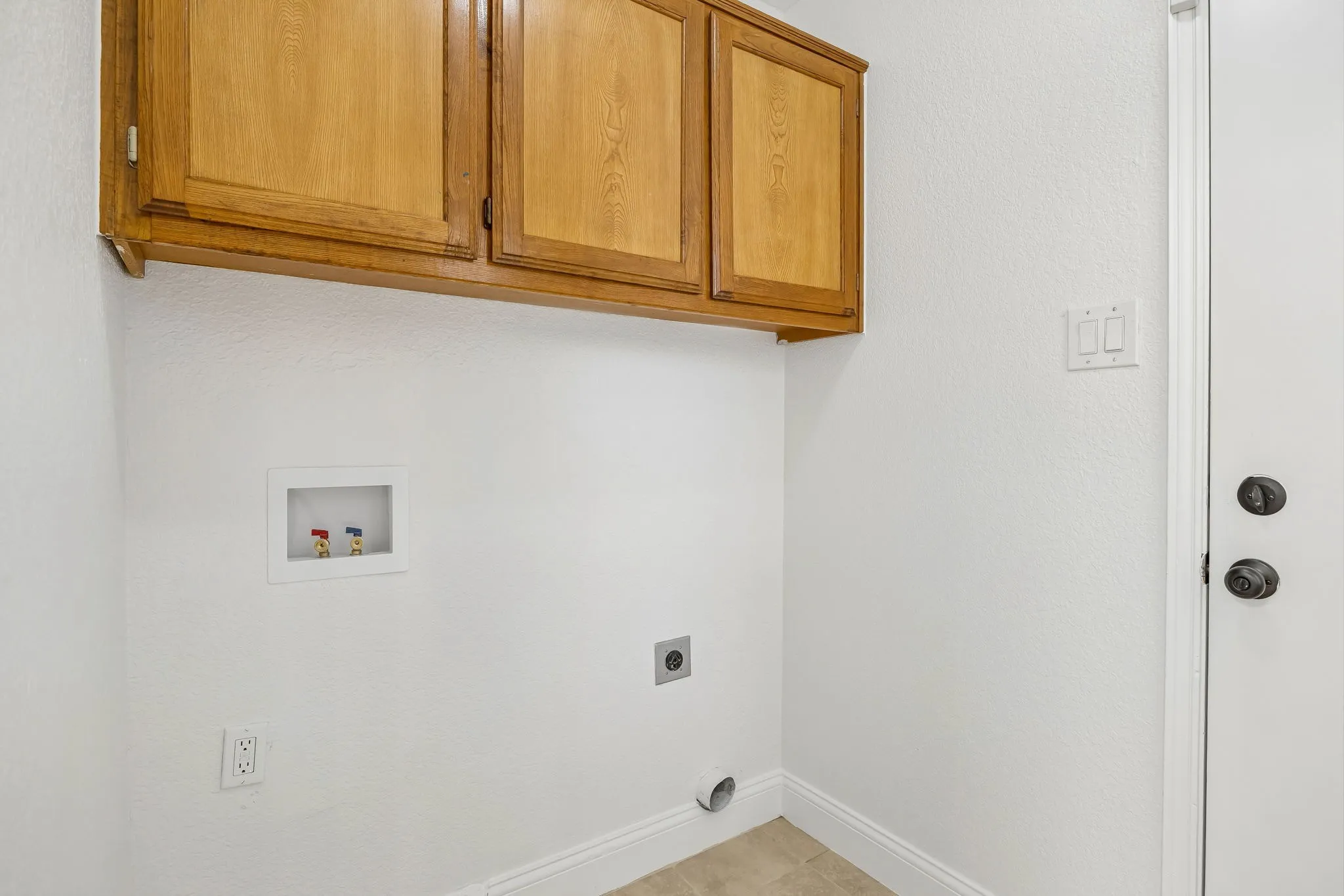 Single Family Residence For Sale in Denton County , 209 Willow Stone Street, Denton, Texas 76207, 3 Bedroom, 2 Bathroom, 2 Garage spaces, 1,368 Sqft, built in 1987, mls#21363426, Real Estate Agent in Denton, Homes For Sale in Denton county, Homes For Sale in Denton, Realtor in Denton Texas, Real Estate Brokerage Independent Realty Texas, Luminita Cordes Realtor