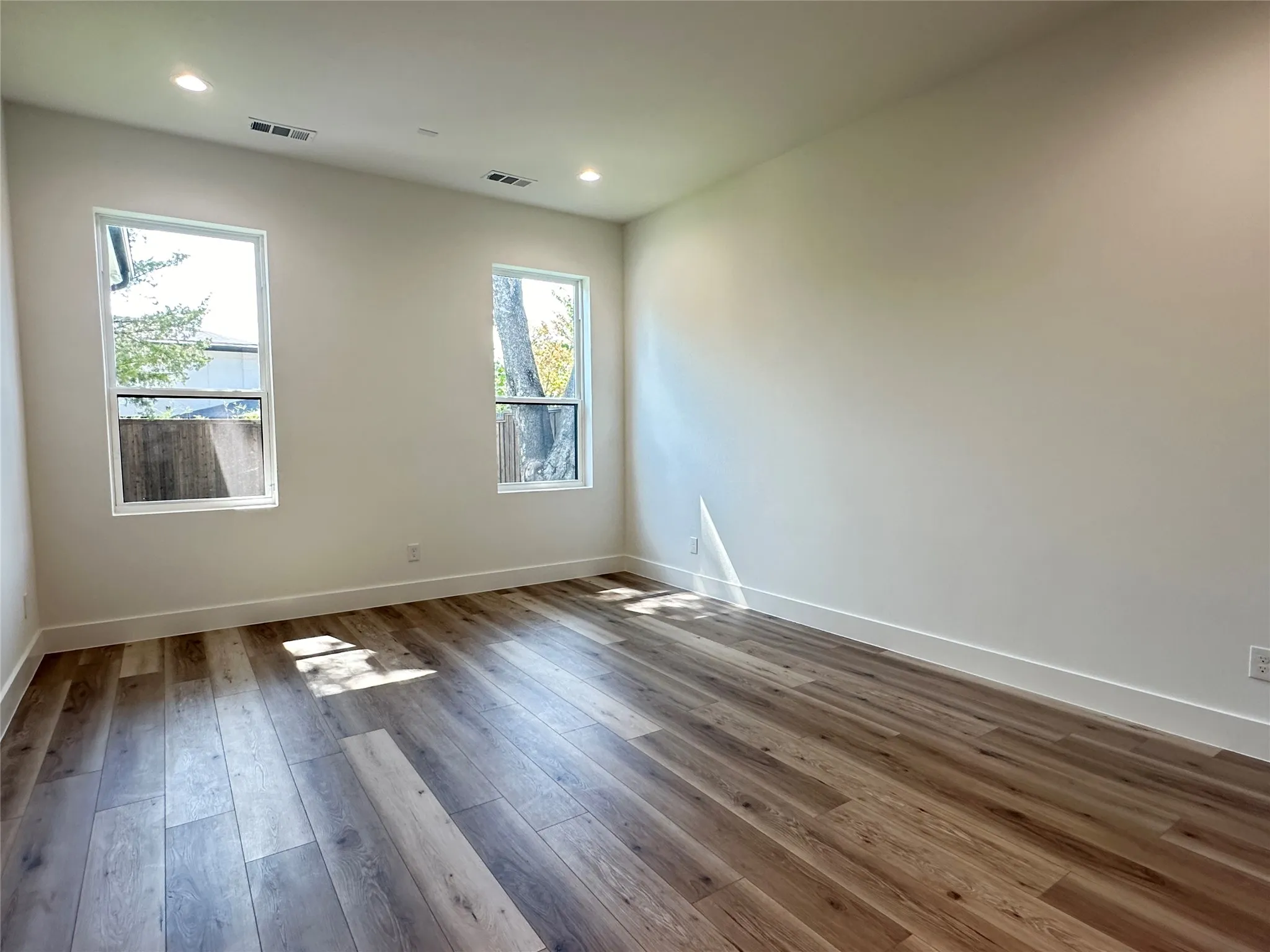 Single Family Residence For Sale in Dallas County , 3908 Rochelle Drive, Dallas, Texas 75220, 4 Bedroom, 4 Bathroom, 2 Garage spaces, 4,281 Sqft, built in 2024, mls#21366110, Real Estate Agent in Dallas, Homes For Sale in Dallas county, Homes For Sale in Dallas, Realtor in Dallas Texas, Real Estate Brokerage Independent Realty Texas, Luminita Cordes Realtor