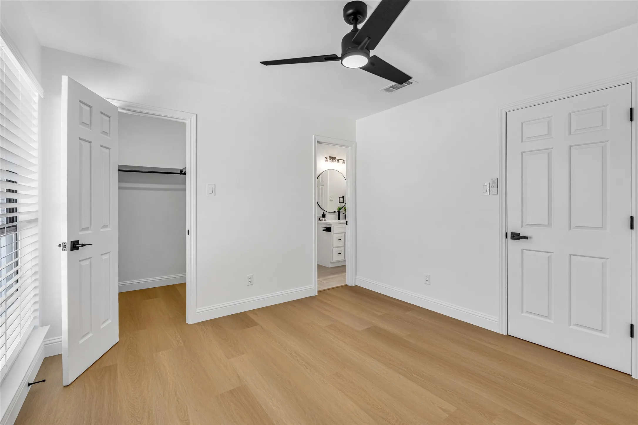 Single Family Residence For Sale in Dallas County , 4044 Dorris Road, Irving, Texas 75038, 3 Bedroom, 3 Bathroom, 2 Garage spaces, 1,832 Sqft, built in 1986, mls#21365581, Real Estate Agent in Irving, Homes For Sale in Dallas county, Homes For Sale in Irving, Realtor in Irving Texas, Real Estate Brokerage Independent Realty Texas, Luminita Cordes Realtor