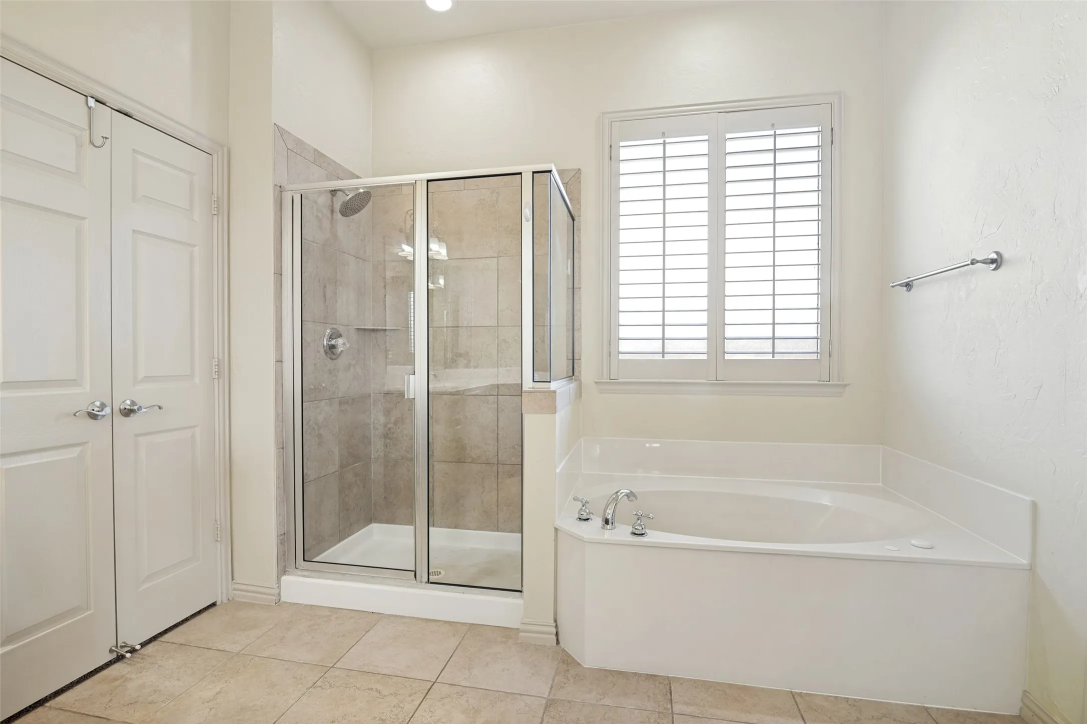 Single Family Residence For Sale in Collin County , 522 Oakhurst Drive, Murphy, Texas 75094, 4 Bedroom, 4 Bathroom, 3 Garage spaces, 4,045 Sqft, built in 2004, mls#21366022, Real Estate Agent in Murphy, Homes For Sale in Collin county, Homes For Sale in Murphy, Realtor in Murphy Texas, Real Estate Brokerage Independent Realty Texas, Luminita Cordes Realtor