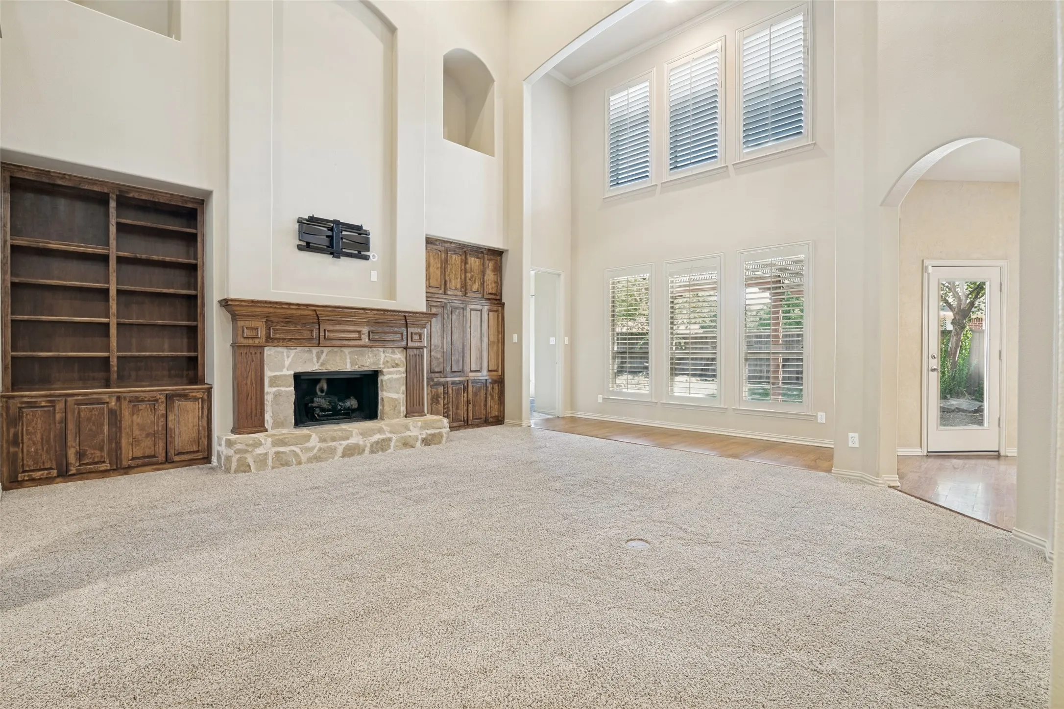 Single Family Residence For Sale in Collin County , 522 Oakhurst Drive, Murphy, Texas 75094, 4 Bedroom, 4 Bathroom, 3 Garage spaces, 4,045 Sqft, built in 2004, mls#21366022, Real Estate Agent in Murphy, Homes For Sale in Collin county, Homes For Sale in Murphy, Realtor in Murphy Texas, Real Estate Brokerage Independent Realty Texas, Luminita Cordes Realtor