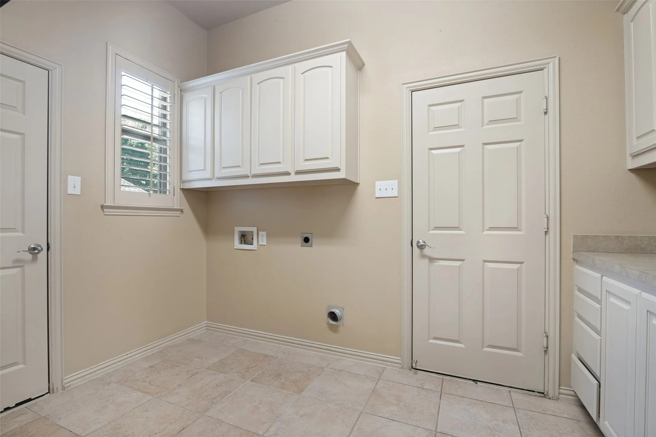 Single Family Residence For Sale in Collin County , 522 Oakhurst Drive, Murphy, Texas 75094, 4 Bedroom, 4 Bathroom, 3 Garage spaces, 4,045 Sqft, built in 2004, mls#21366022, Real Estate Agent in Murphy, Homes For Sale in Collin county, Homes For Sale in Murphy, Realtor in Murphy Texas, Real Estate Brokerage Independent Realty Texas, Luminita Cordes Realtor