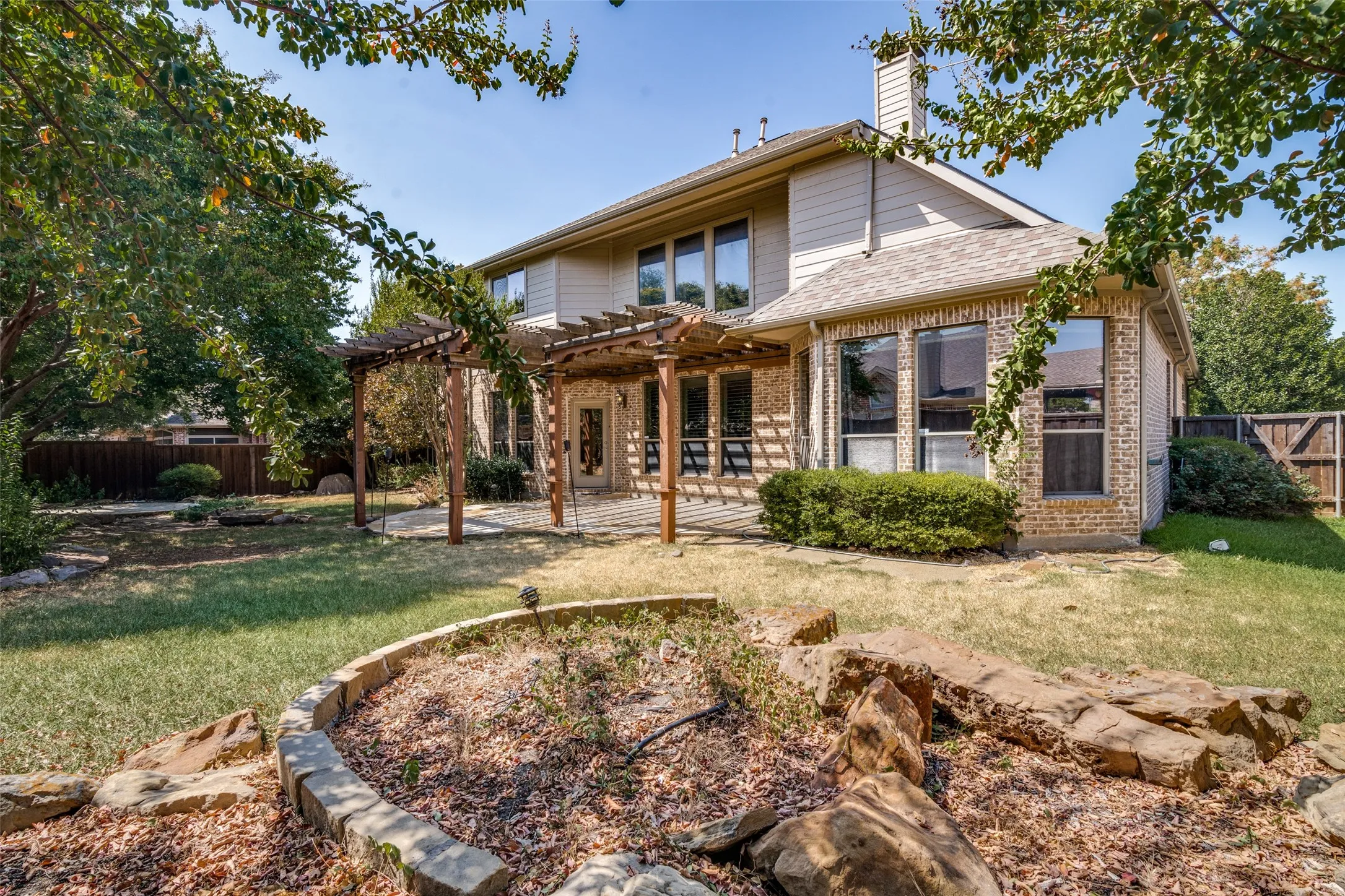Single Family Residence For Sale in Collin County , 522 Oakhurst Drive, Murphy, Texas 75094, 4 Bedroom, 4 Bathroom, 3 Garage spaces, 4,045 Sqft, built in 2004, mls#21366022, Real Estate Agent in Murphy, Homes For Sale in Collin county, Homes For Sale in Murphy, Realtor in Murphy Texas, Real Estate Brokerage Independent Realty Texas, Luminita Cordes Realtor