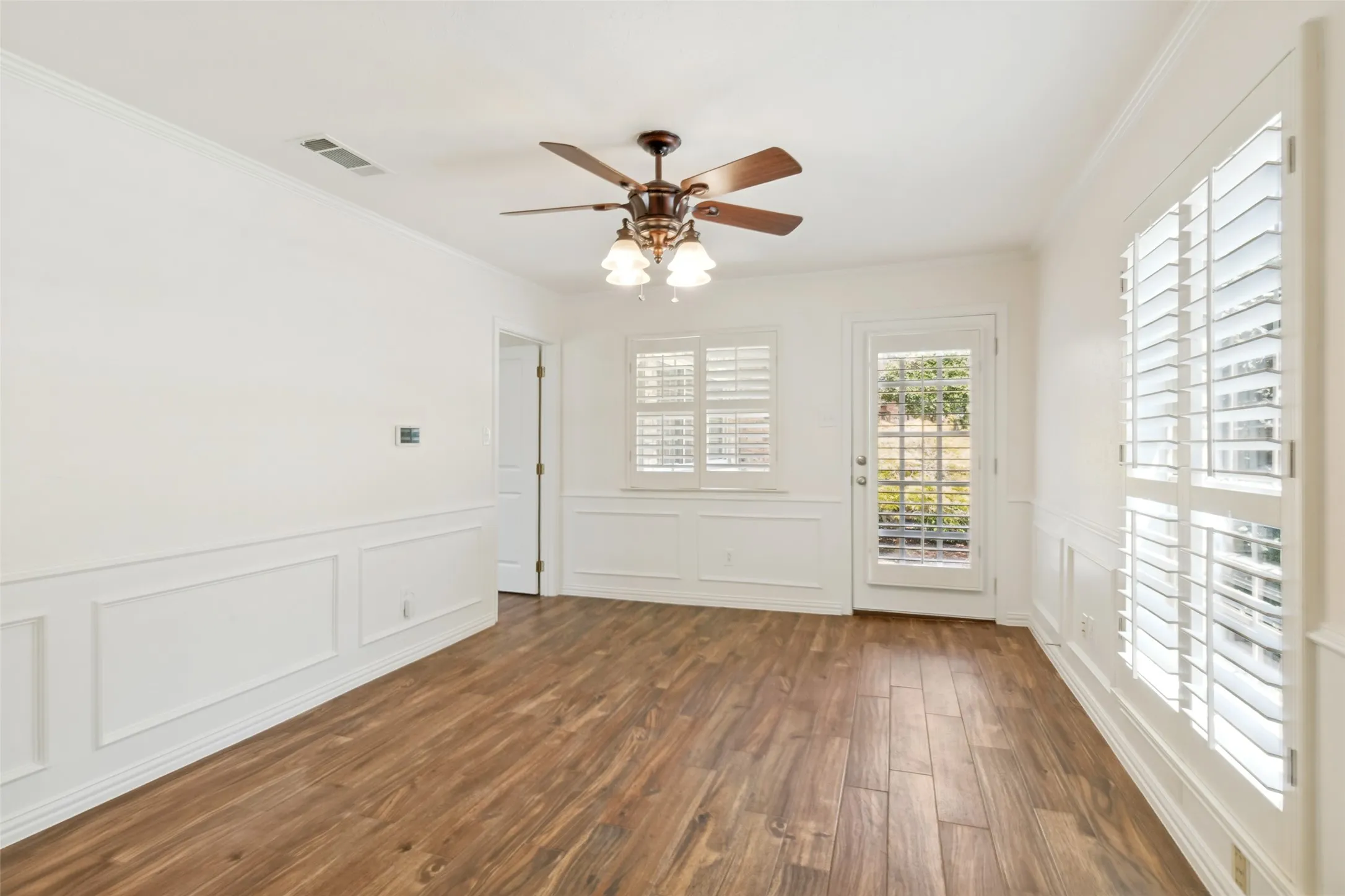Single Family Residence For Sale in Dallas County , 15305 Leavalley Drive, Dallas, Texas 75248, 4 Bedroom, 3 Bathroom, 2 Garage spaces, 3,020 Sqft, built in 1974, mls#21363270, Real Estate Agent in Dallas, Homes For Sale in Dallas county, Homes For Sale in Dallas, Realtor in Dallas Texas, Real Estate Brokerage Independent Realty Texas, Luminita Cordes Realtor