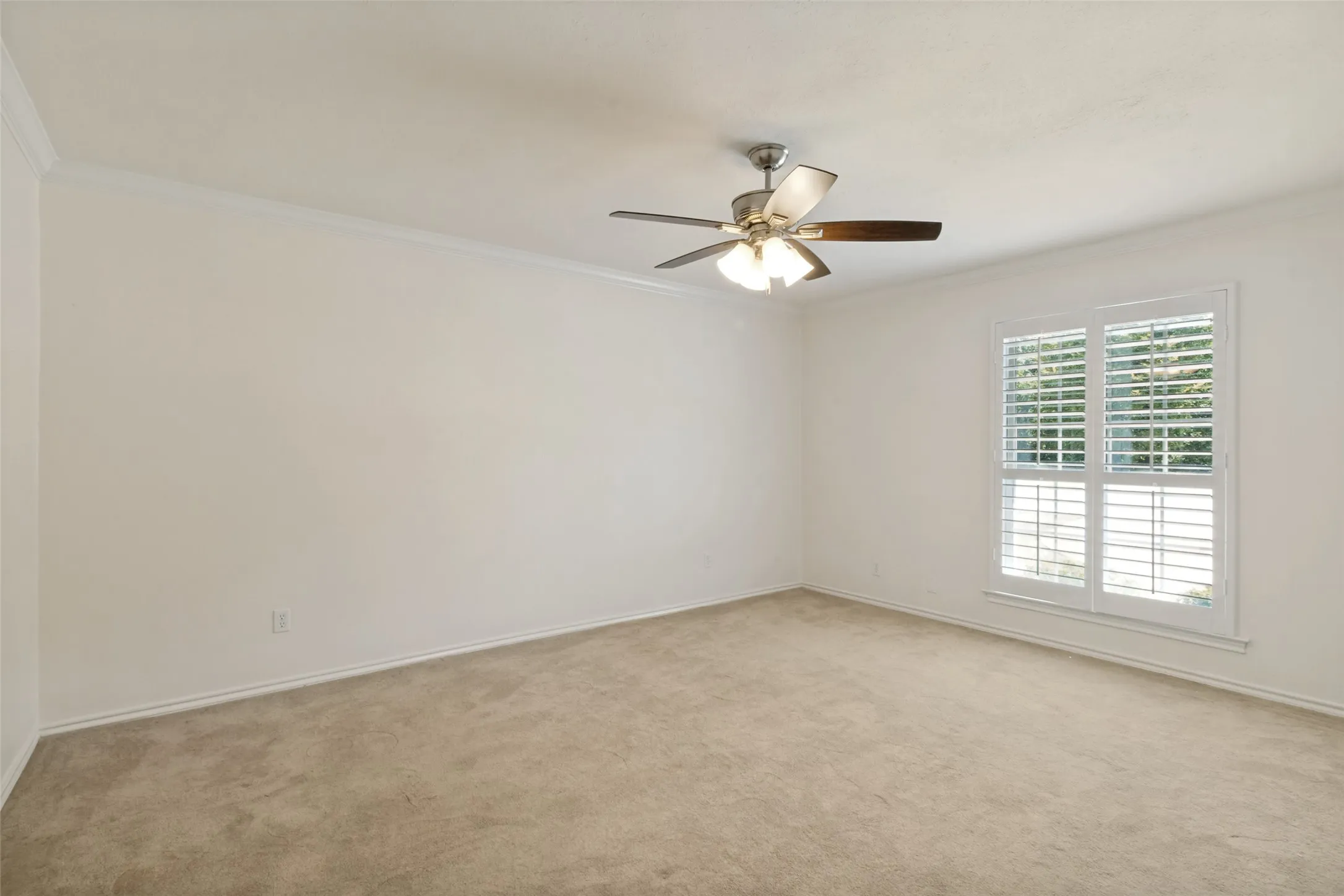 Single Family Residence For Sale in Dallas County , 15305 Leavalley Drive, Dallas, Texas 75248, 4 Bedroom, 3 Bathroom, 2 Garage spaces, 3,020 Sqft, built in 1974, mls#21363270, Real Estate Agent in Dallas, Homes For Sale in Dallas county, Homes For Sale in Dallas, Realtor in Dallas Texas, Real Estate Brokerage Independent Realty Texas, Luminita Cordes Realtor