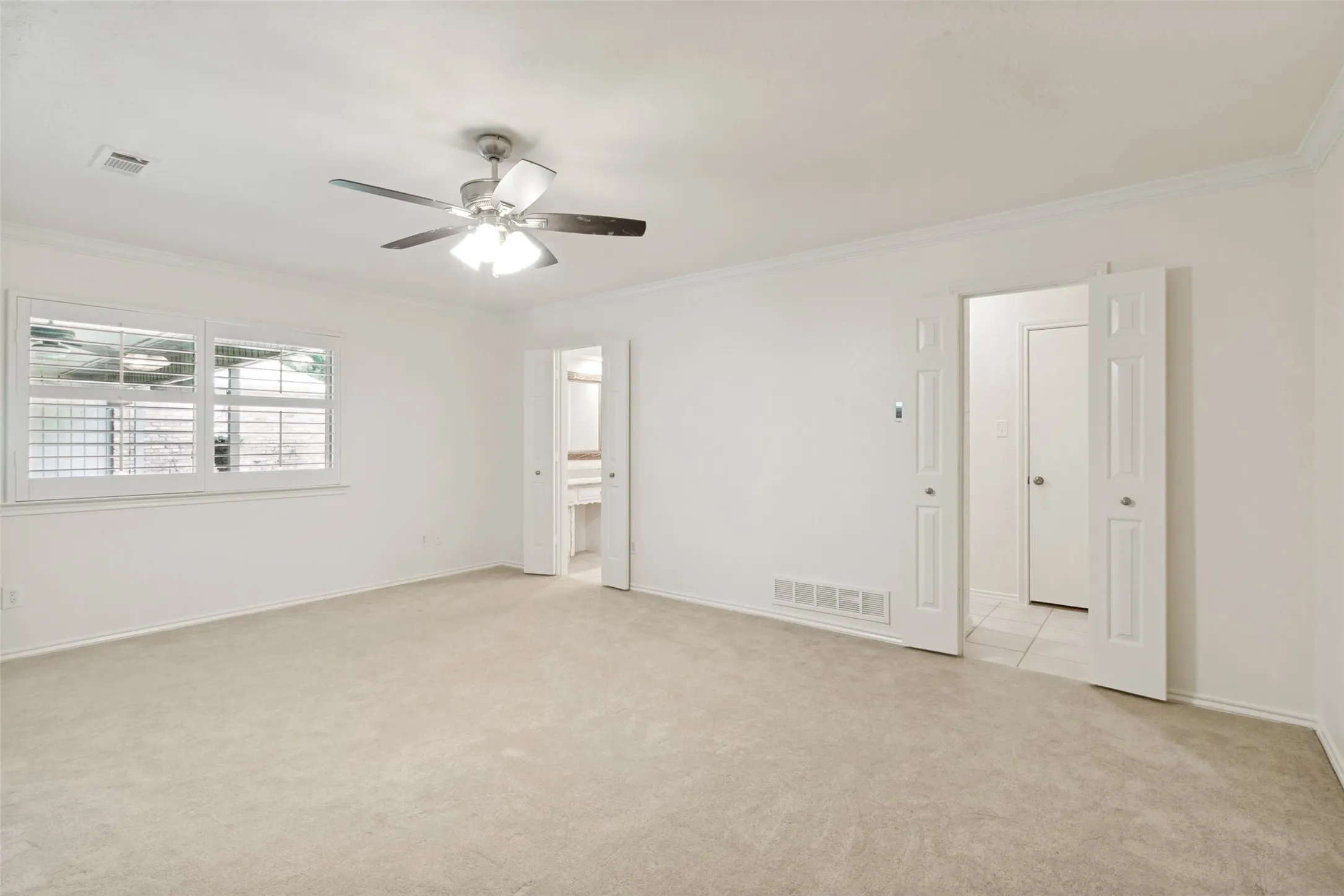 Single Family Residence For Sale in Dallas County , 15305 Leavalley Drive, Dallas, Texas 75248, 4 Bedroom, 3 Bathroom, 2 Garage spaces, 3,020 Sqft, built in 1974, mls#21363270, Real Estate Agent in Dallas, Homes For Sale in Dallas county, Homes For Sale in Dallas, Realtor in Dallas Texas, Real Estate Brokerage Independent Realty Texas, Luminita Cordes Realtor