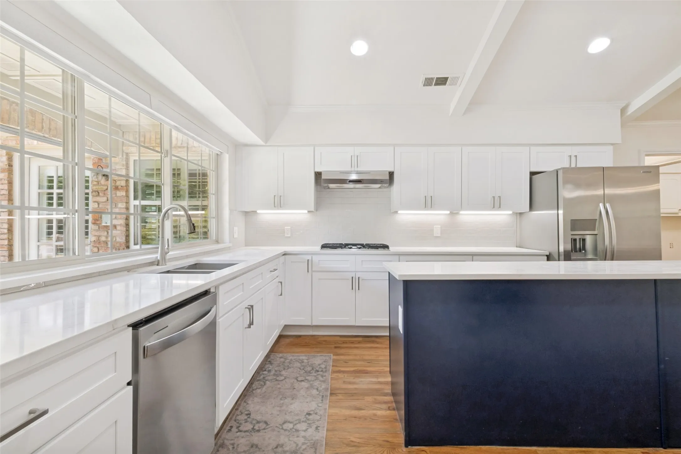 Single Family Residence For Sale in Dallas County , 15305 Leavalley Drive, Dallas, Texas 75248, 4 Bedroom, 3 Bathroom, 2 Garage spaces, 3,020 Sqft, built in 1974, mls#21363270, Real Estate Agent in Dallas, Homes For Sale in Dallas county, Homes For Sale in Dallas, Realtor in Dallas Texas, Real Estate Brokerage Independent Realty Texas, Luminita Cordes Realtor
