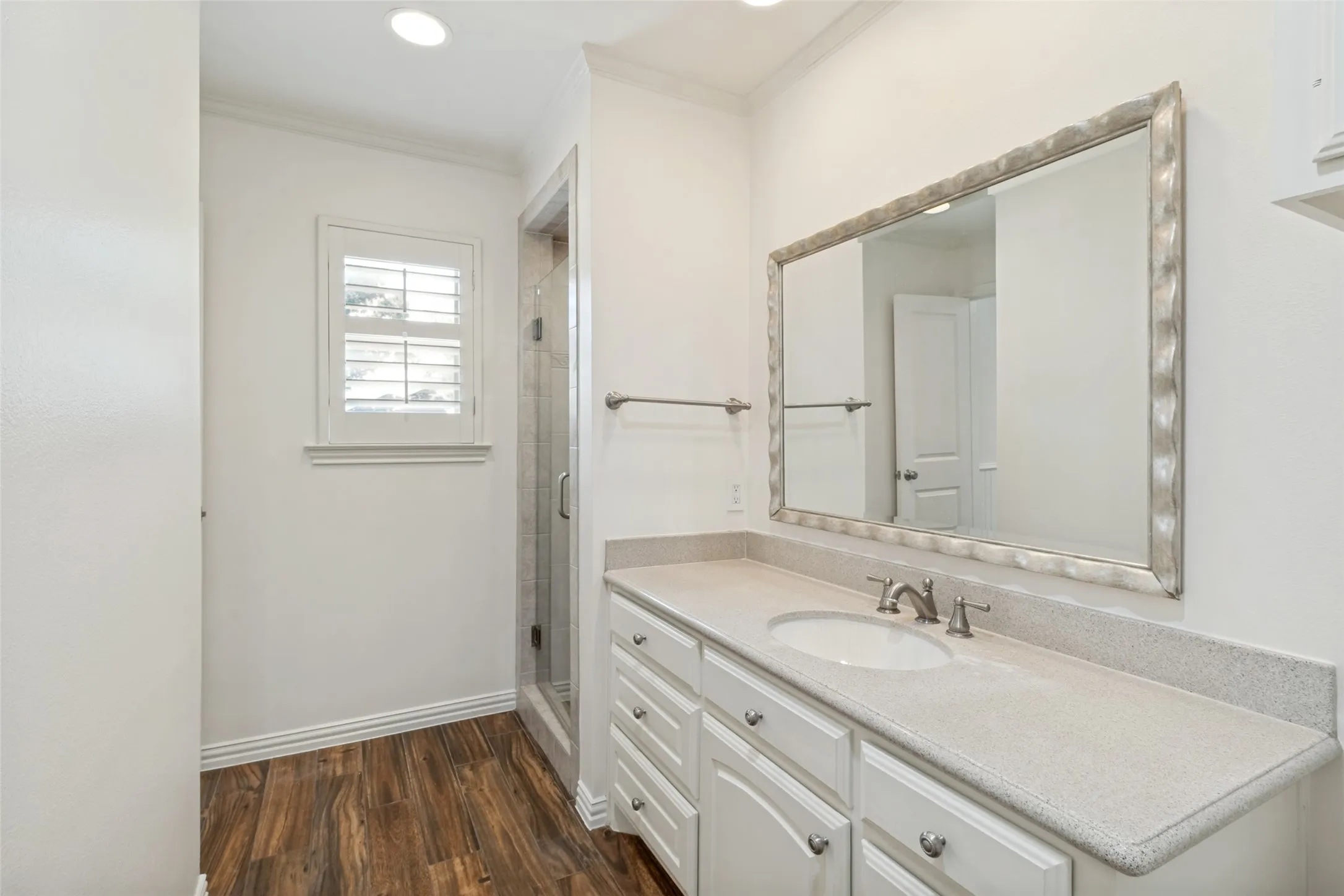 Single Family Residence For Sale in Dallas County , 15305 Leavalley Drive, Dallas, Texas 75248, 4 Bedroom, 3 Bathroom, 2 Garage spaces, 3,020 Sqft, built in 1974, mls#21363270, Real Estate Agent in Dallas, Homes For Sale in Dallas county, Homes For Sale in Dallas, Realtor in Dallas Texas, Real Estate Brokerage Independent Realty Texas, Luminita Cordes Realtor