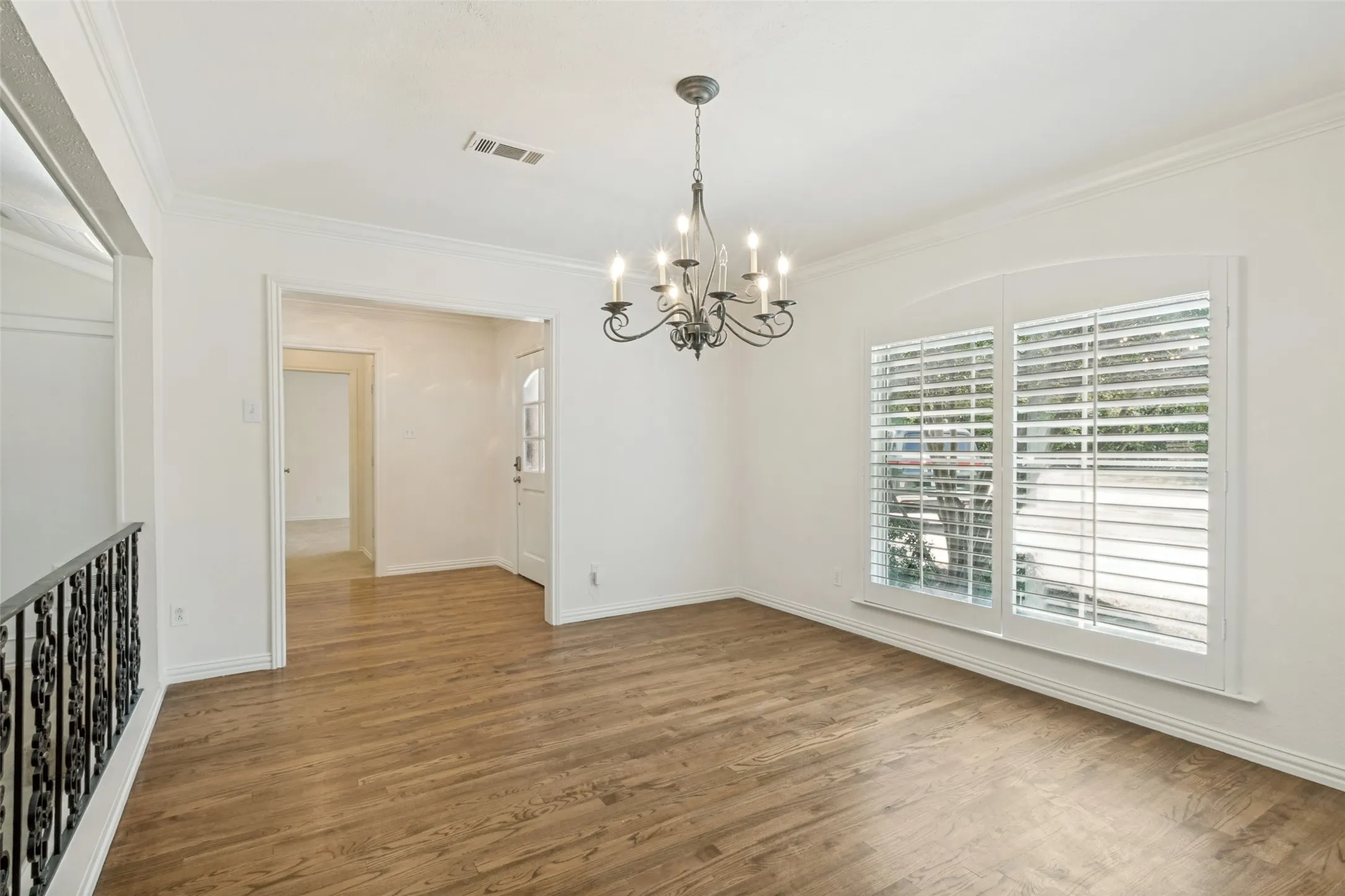 Single Family Residence For Sale in Dallas County , 15305 Leavalley Drive, Dallas, Texas 75248, 4 Bedroom, 3 Bathroom, 2 Garage spaces, 3,020 Sqft, built in 1974, mls#21363270, Real Estate Agent in Dallas, Homes For Sale in Dallas county, Homes For Sale in Dallas, Realtor in Dallas Texas, Real Estate Brokerage Independent Realty Texas, Luminita Cordes Realtor