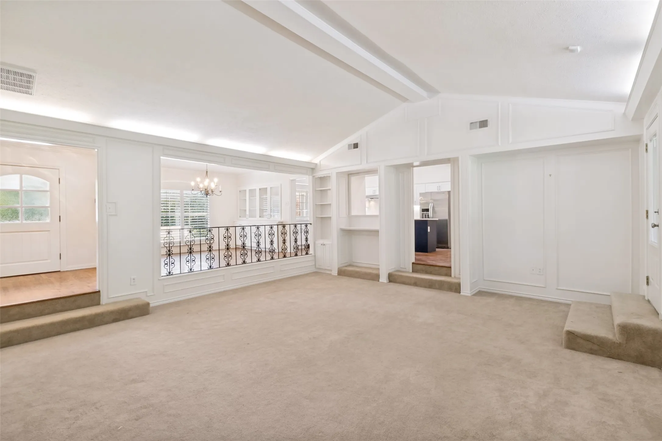 Single Family Residence For Sale in Dallas County , 15305 Leavalley Drive, Dallas, Texas 75248, 4 Bedroom, 3 Bathroom, 2 Garage spaces, 3,020 Sqft, built in 1974, mls#21363270, Real Estate Agent in Dallas, Homes For Sale in Dallas county, Homes For Sale in Dallas, Realtor in Dallas Texas, Real Estate Brokerage Independent Realty Texas, Luminita Cordes Realtor