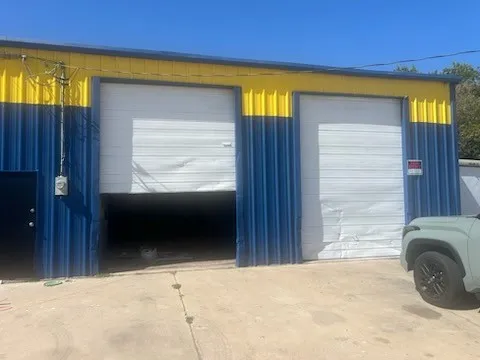 Retail For Rent in Tarrant County , 305 N Grants Lane, White Settlement, Texas 76108, 0, 0, Garage spaces, 0 Sqft, built in 1984, Price $1,900, mls#21366115, Real Estate Agent in White Settlement, Homes For Rent in Tarrant county, Homes For Rent in White Settlement, Realtor in White Settlement Texas, Real Estate Brokerage Independent Realty Texas, Luminita Cordes Realtor