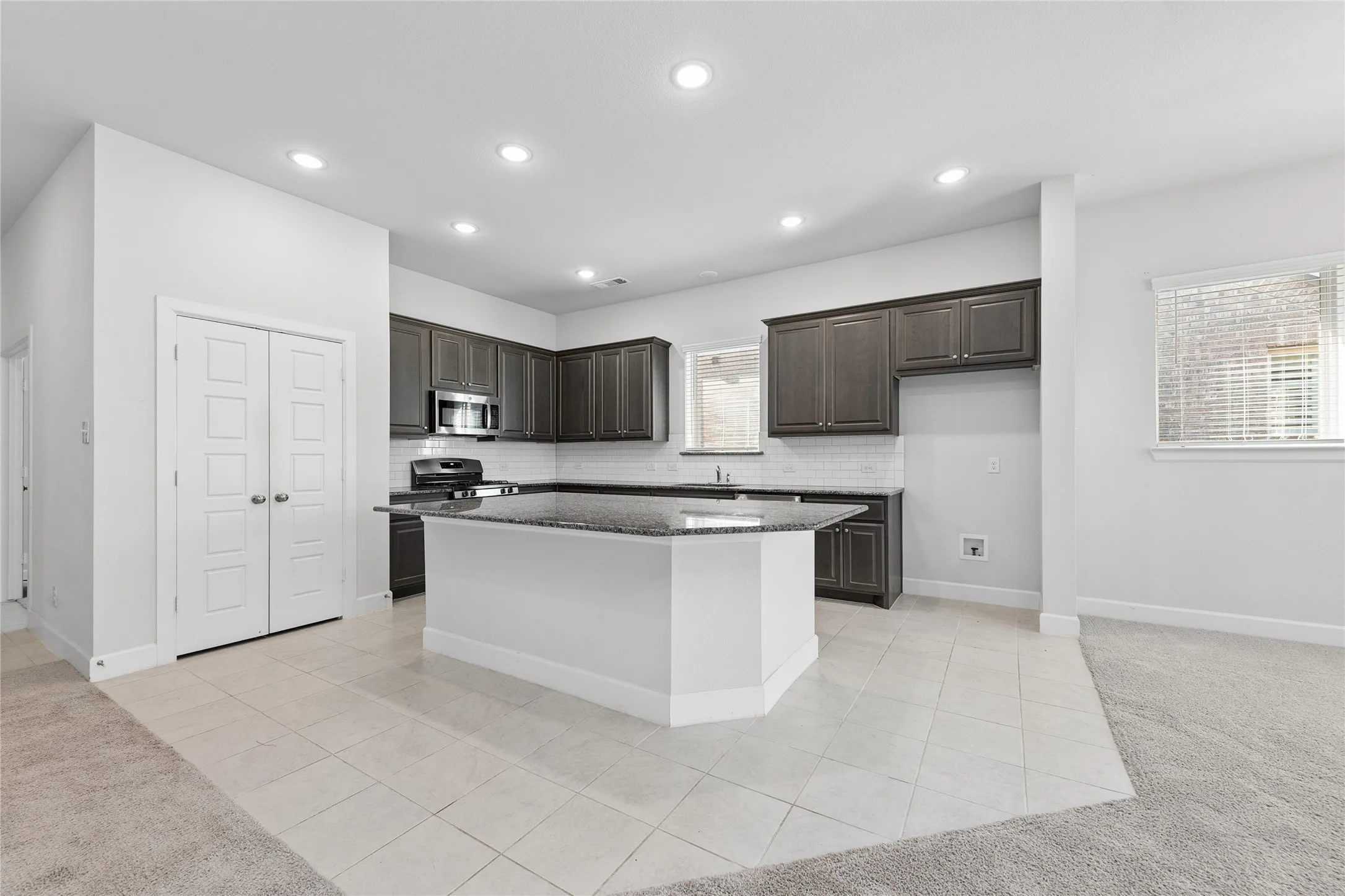 Single Family Residence For Rent in Kaufman County , 1852 Arbor Drive, Forney, Texas 75126, 4 Bedroom, 3 Bathroom, 2 Garage spaces, 2,162 Sqft, built in 2021, mls#21366124, Real Estate Agent in Forney, Homes For Rent in Kaufman county, Homes For Rent in Forney, Realtor in Forney Texas, Real Estate Brokerage Independent Realty Texas, Luminita Cordes Realtor